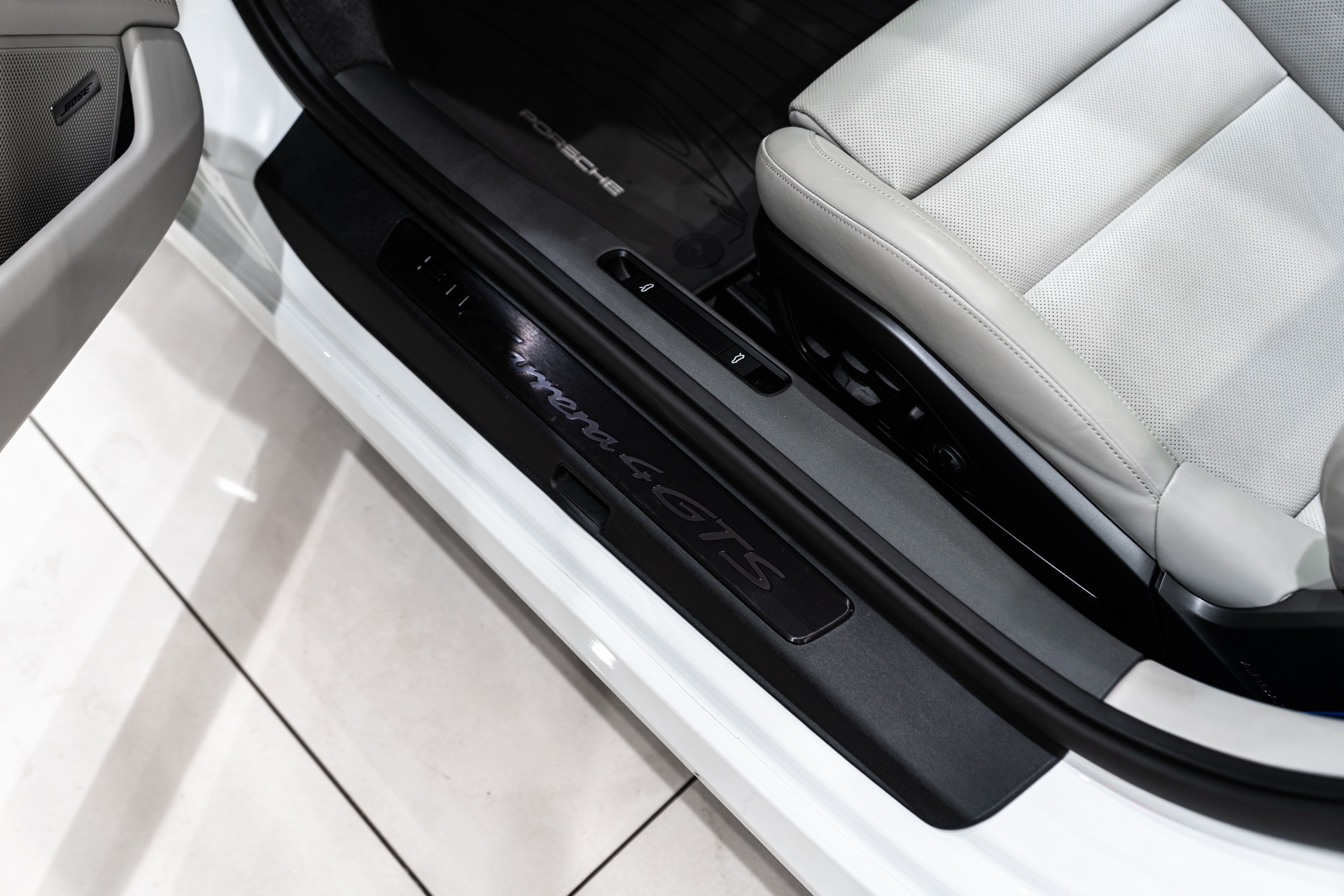 2024 PORSCHE 911 - Image 33