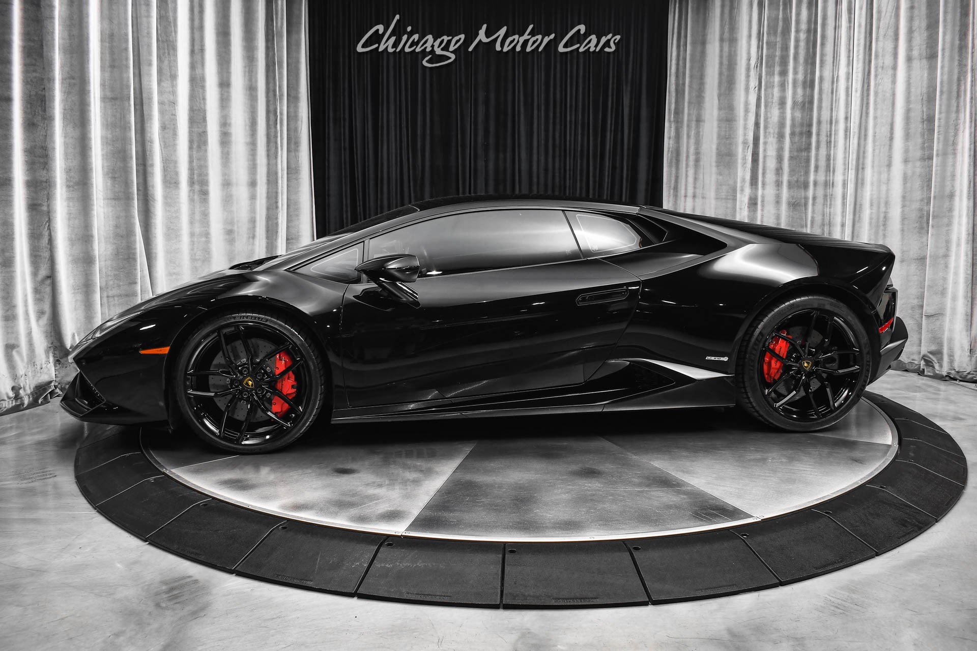 Used 2015 Lamborghini Huracan LP610-4! Coupe! Front Axle Lifter! Rosso Alala Interior! HOT for sale Sold at Chicago Motor Cars in West Chicago IL 60185 1