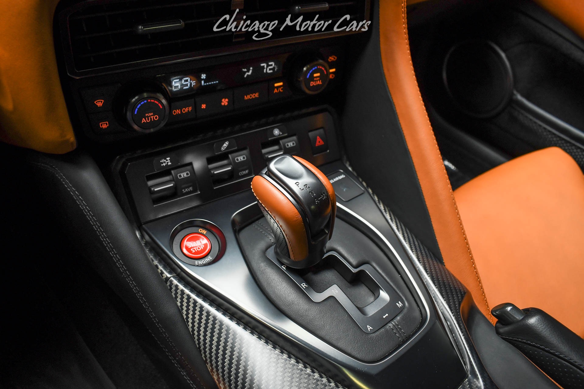 2017 NISSAN GT-R - Image 15