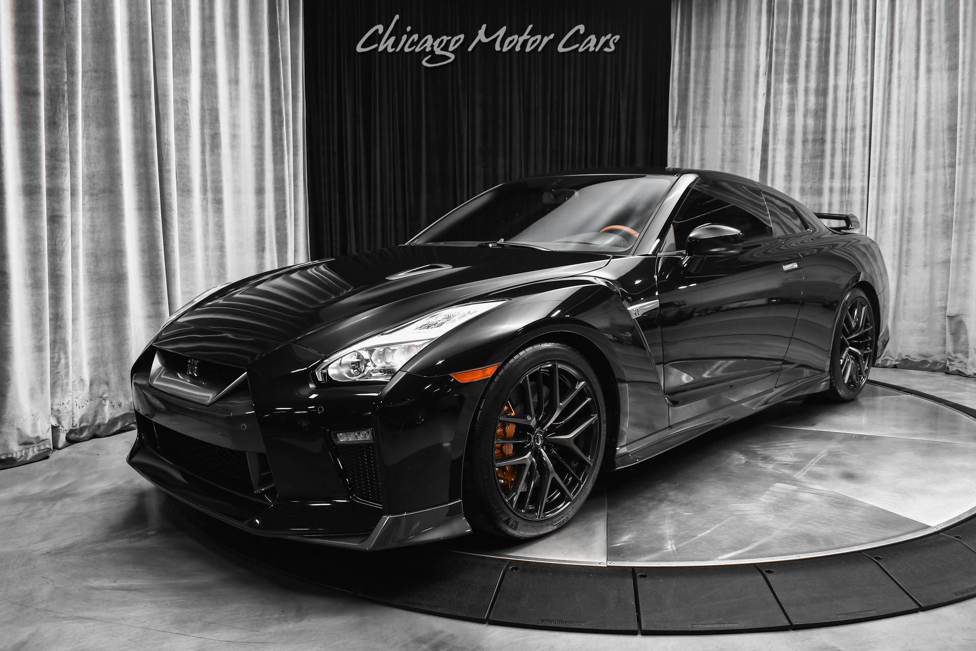 2017 NISSAN GT-R - Image 28