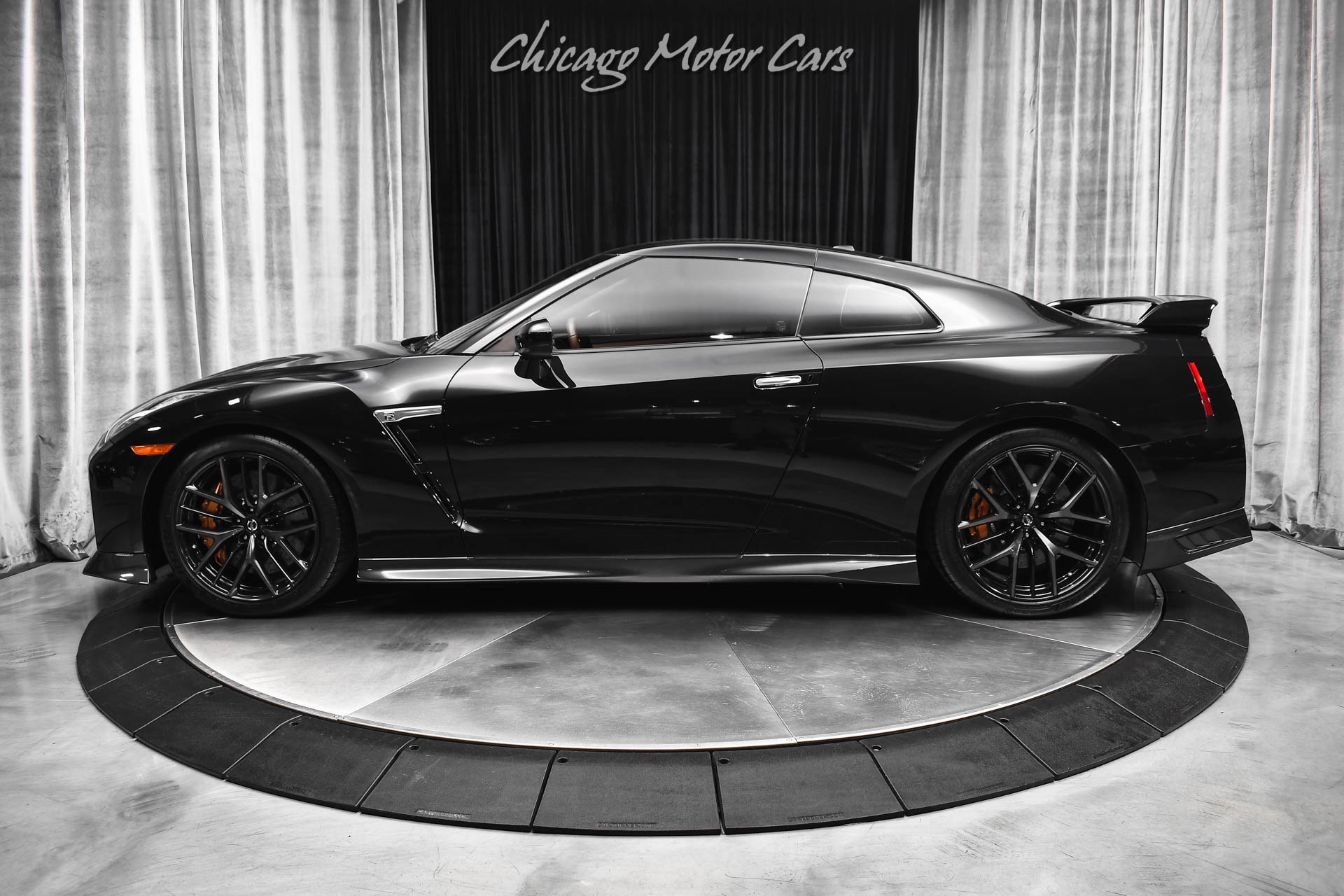 2017 NISSAN GT-R - Image 31