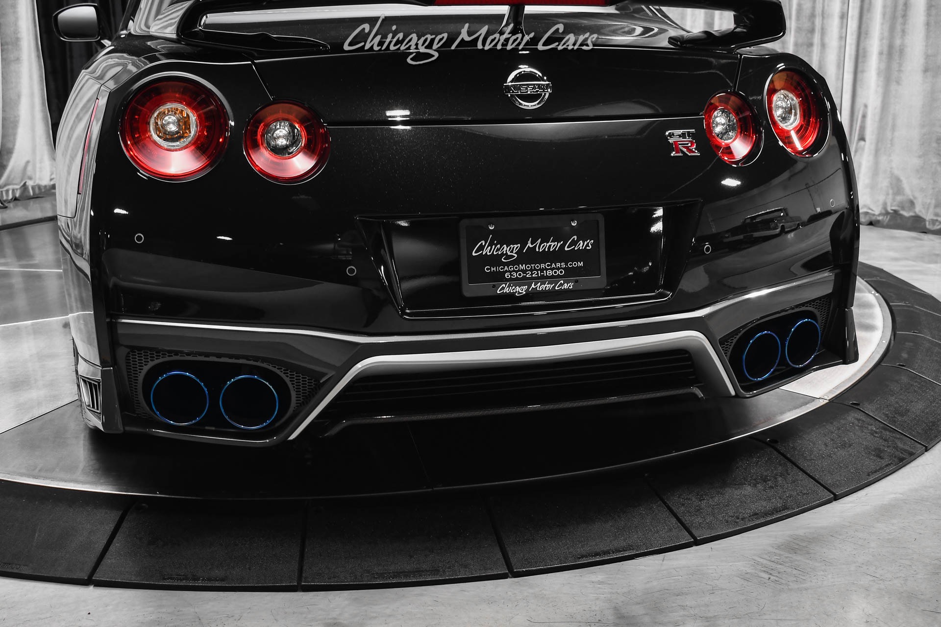 2017 NISSAN GT-R - Image 33