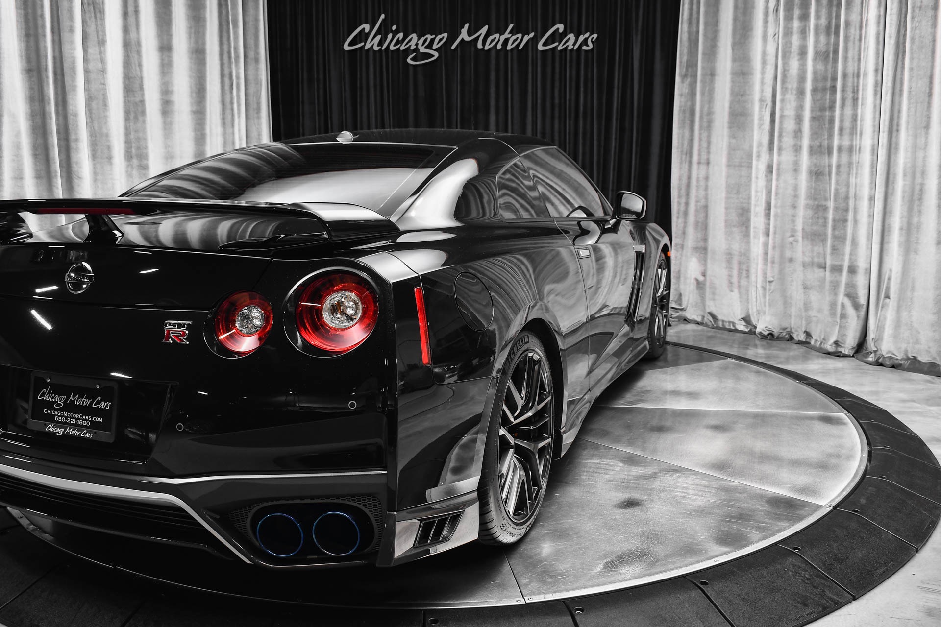 2017 NISSAN GT-R - Image 38