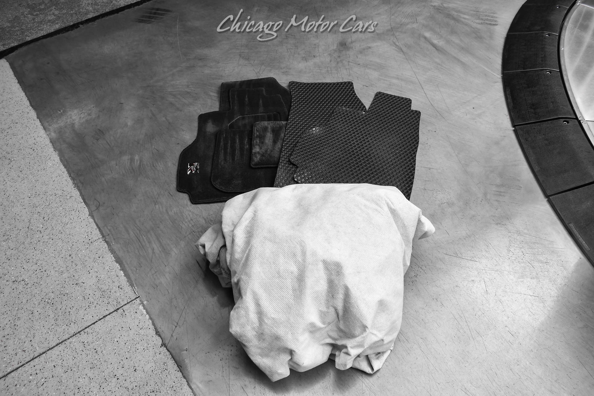 2017 NISSAN GT-R - Image 53