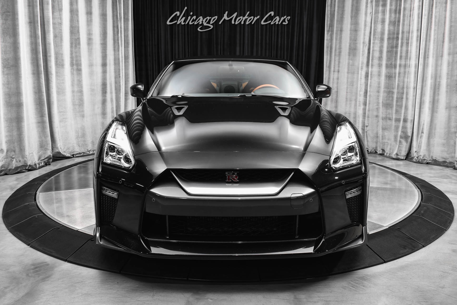 2017 NISSAN GT-R - Image 7