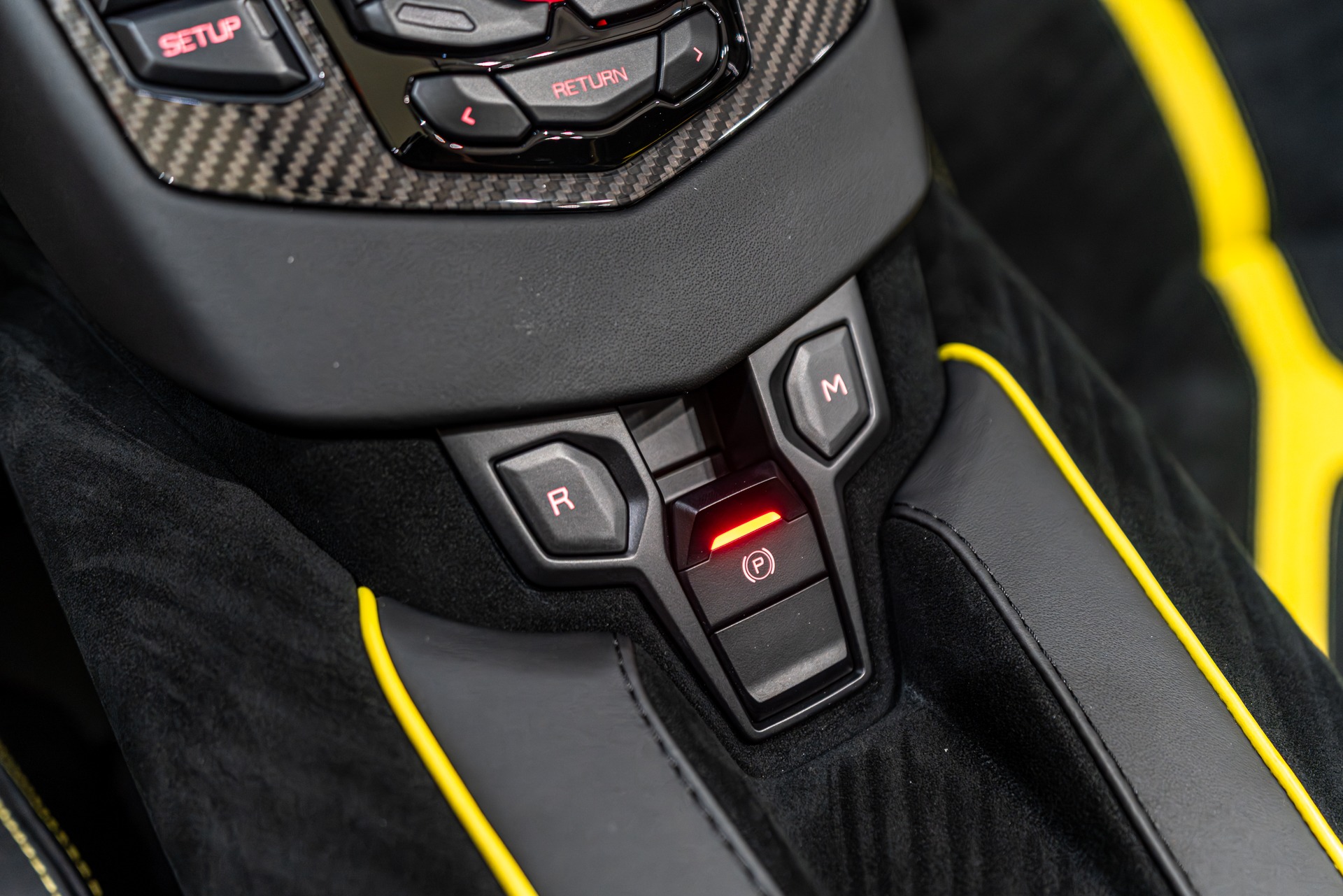 2017 LAMBORGHINI AVENTADOR - Image 22