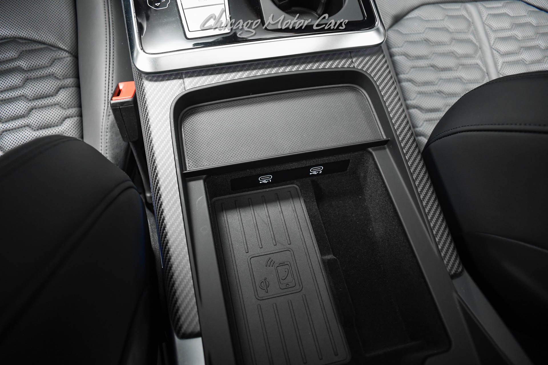 2024 AUDI RS Q8 - Image 17