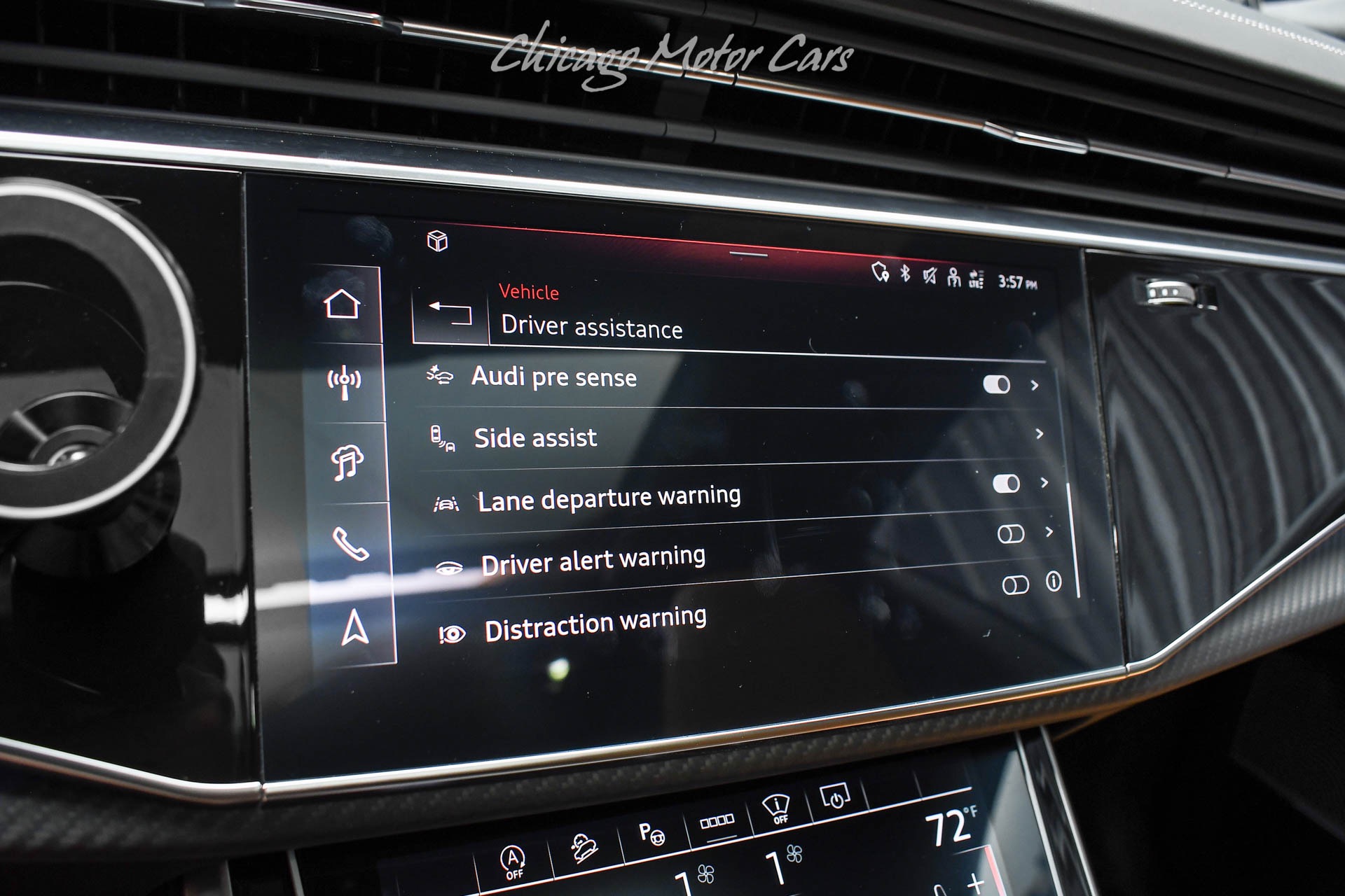 2025 AUDI RS Q8 - Image 17