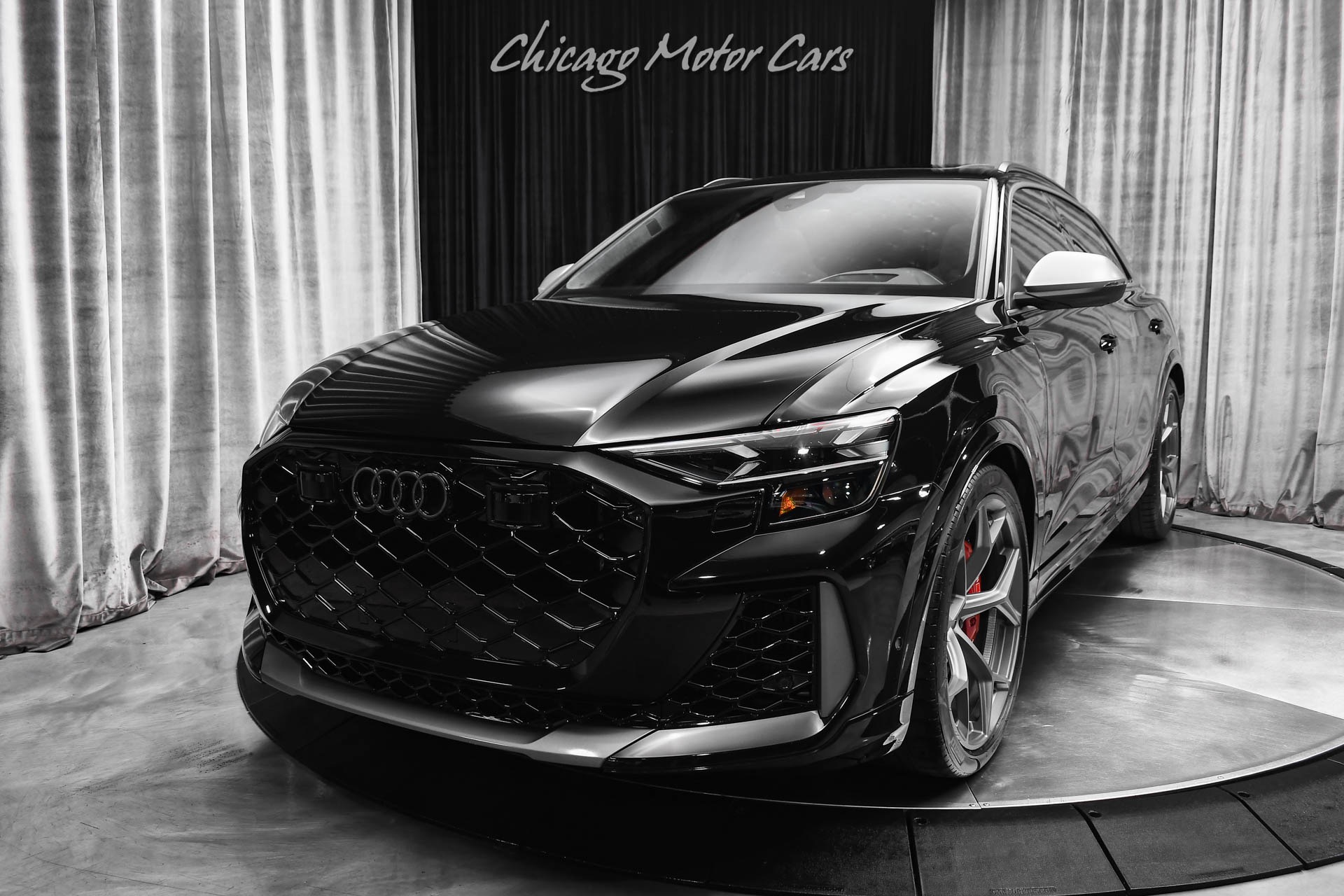 2025 AUDI RS Q8 - Image 2