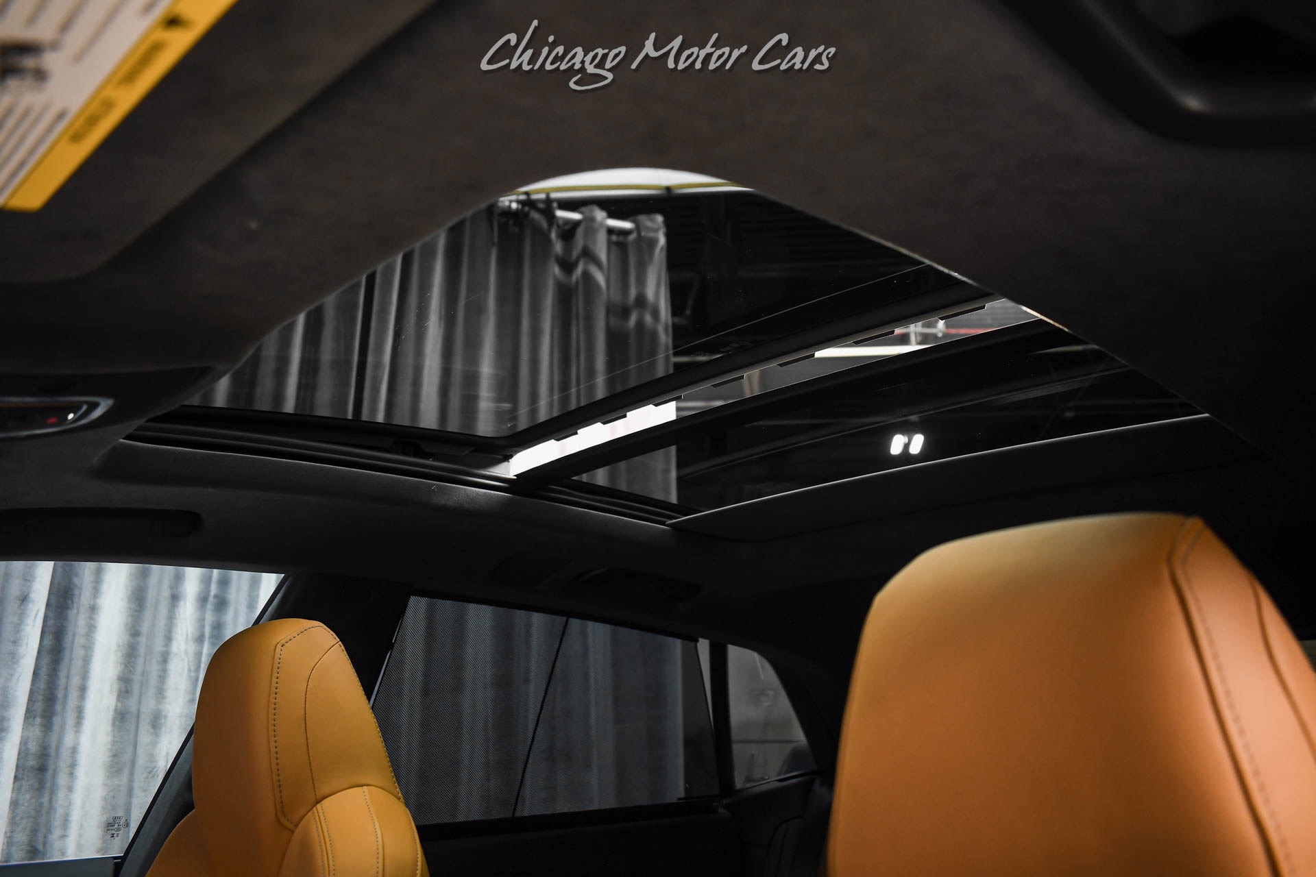 2025 AUDI RS Q8 - Image 21