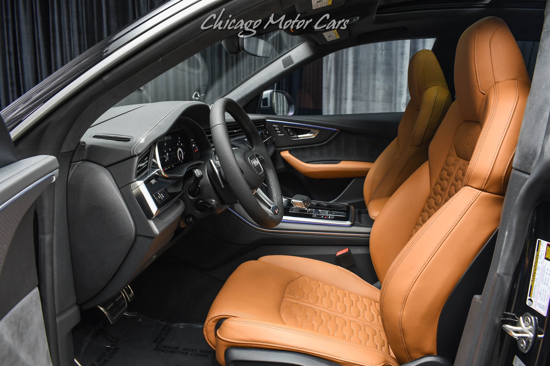 2025 AUDI RS Q8 - Image 23