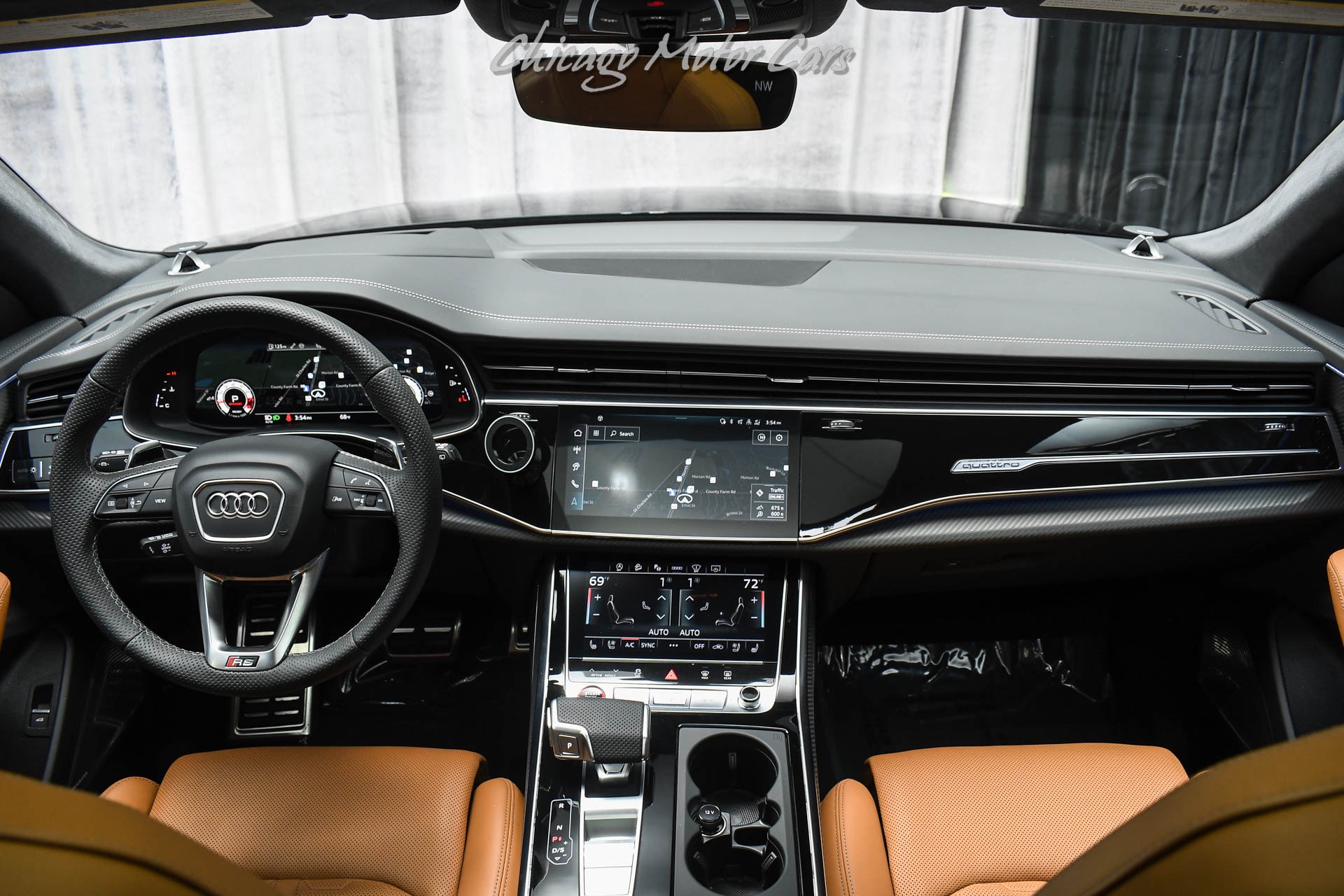 2025 AUDI RS Q8 - Image 24