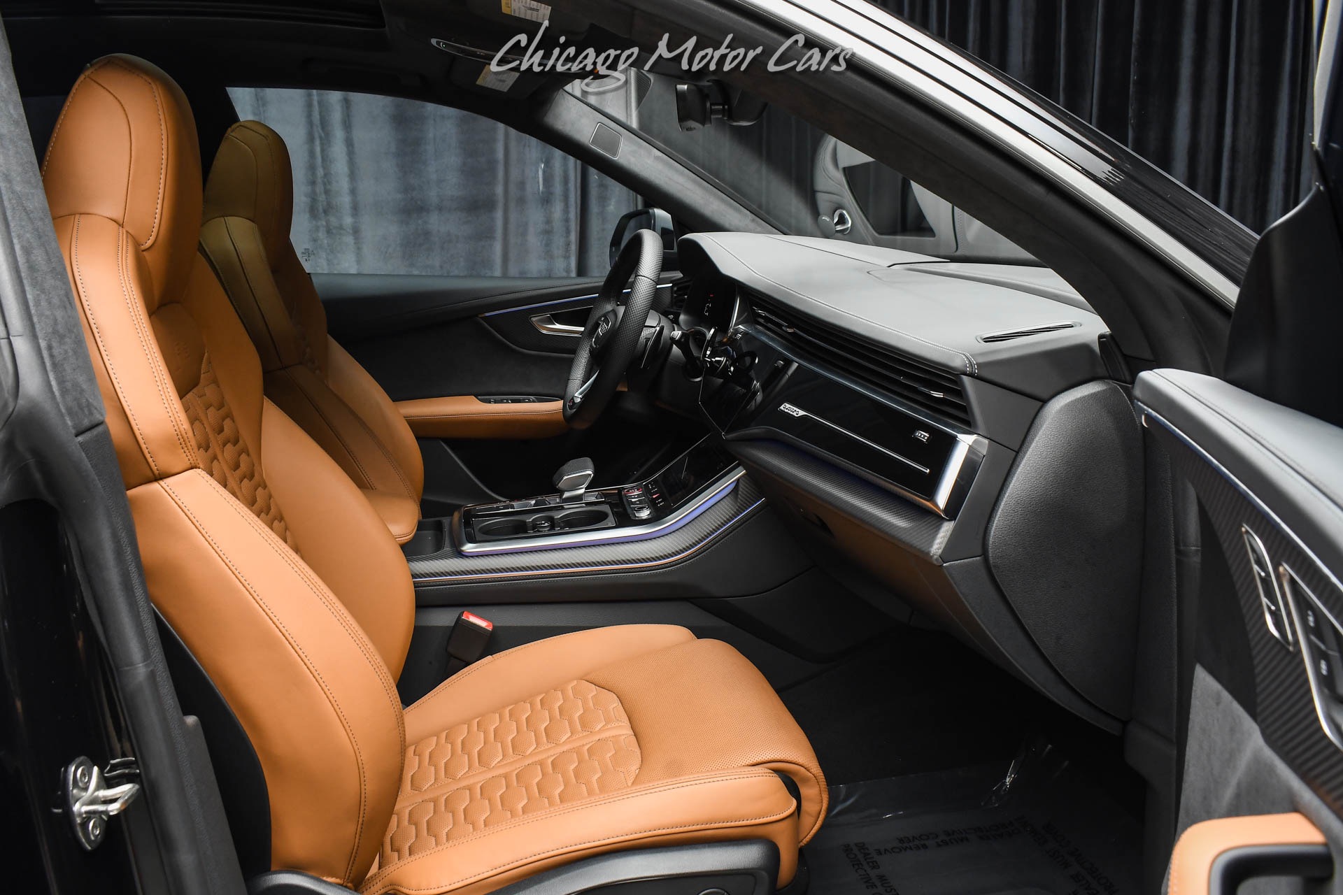 2025 AUDI RS Q8 - Image 25