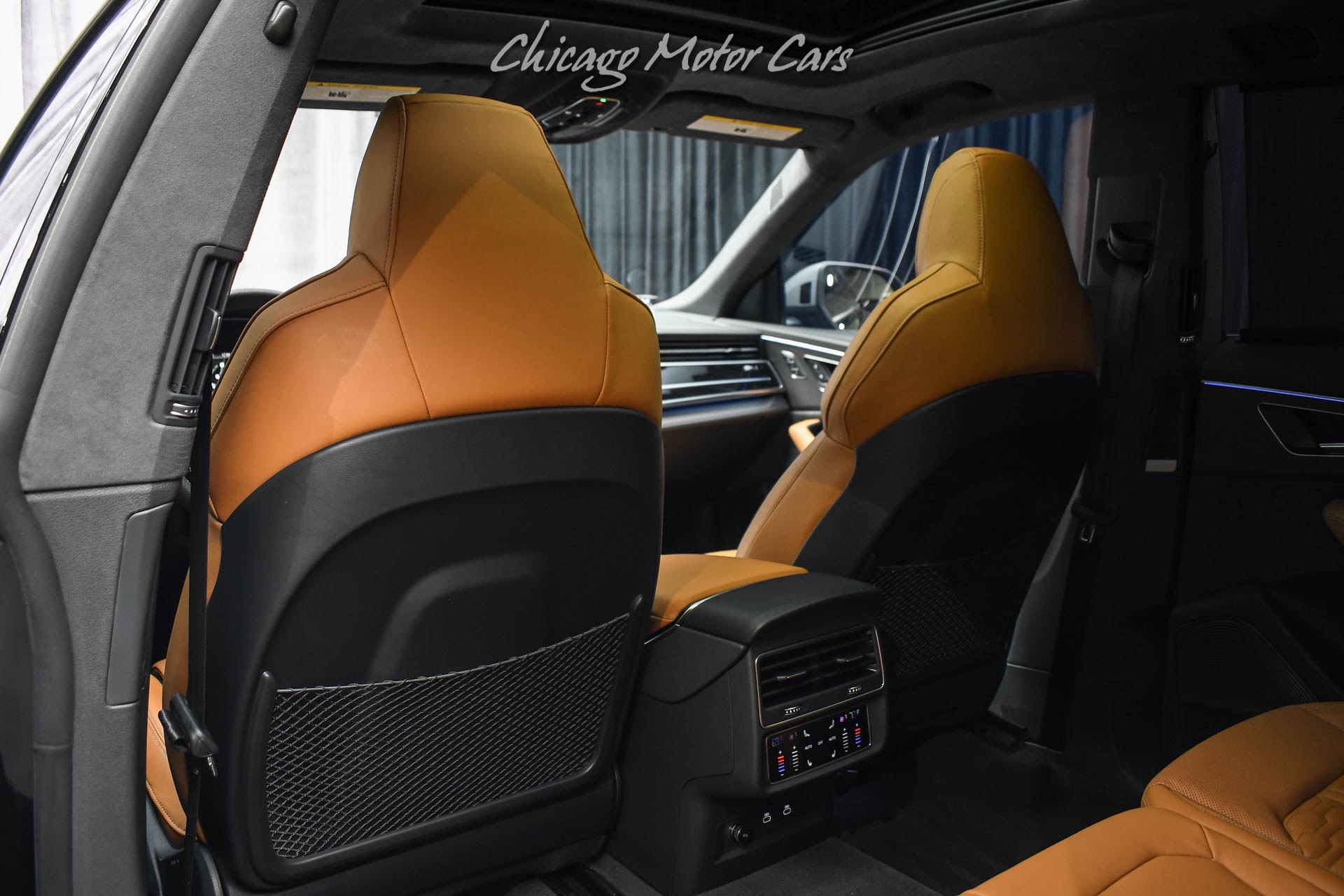 2025 AUDI RS Q8 - Image 28