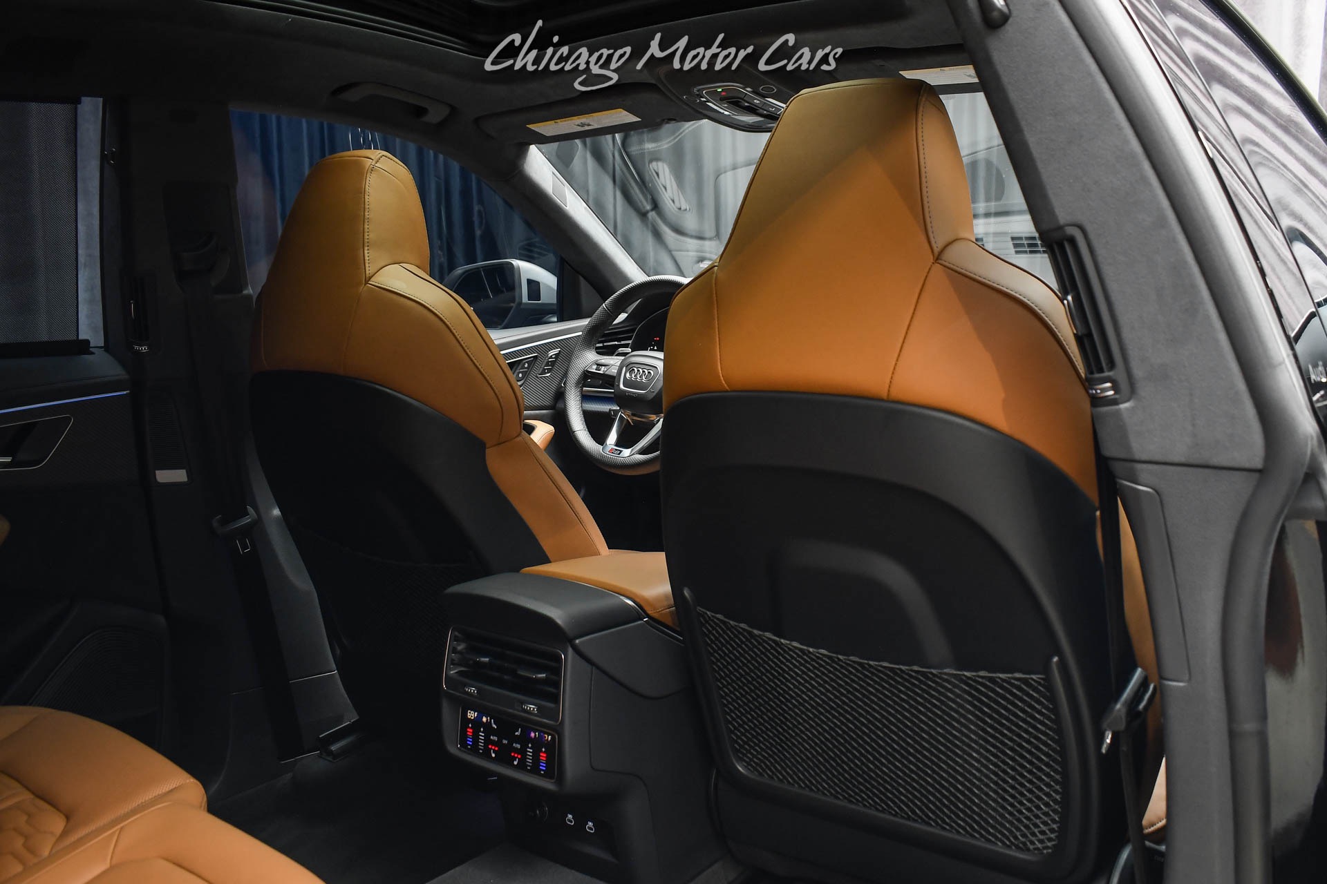 2025 AUDI RS Q8 - Image 32