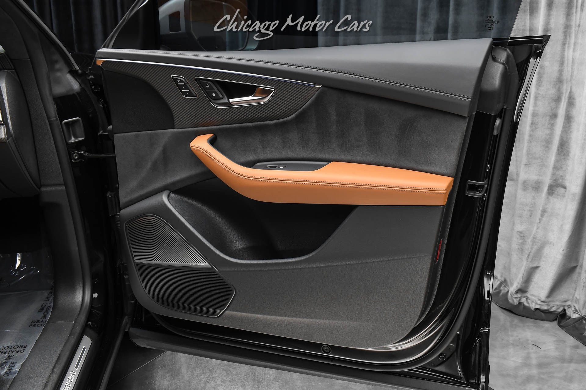 2025 AUDI RS Q8 - Image 37