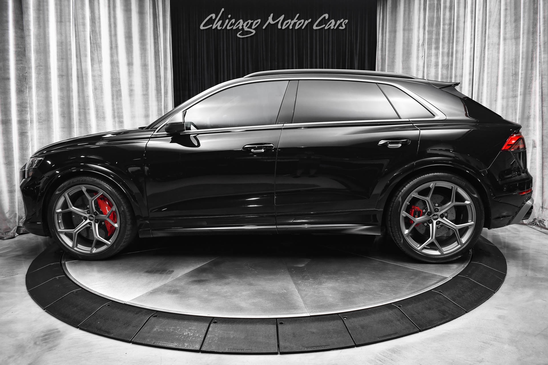 2025 AUDI RS Q8 - Image 42