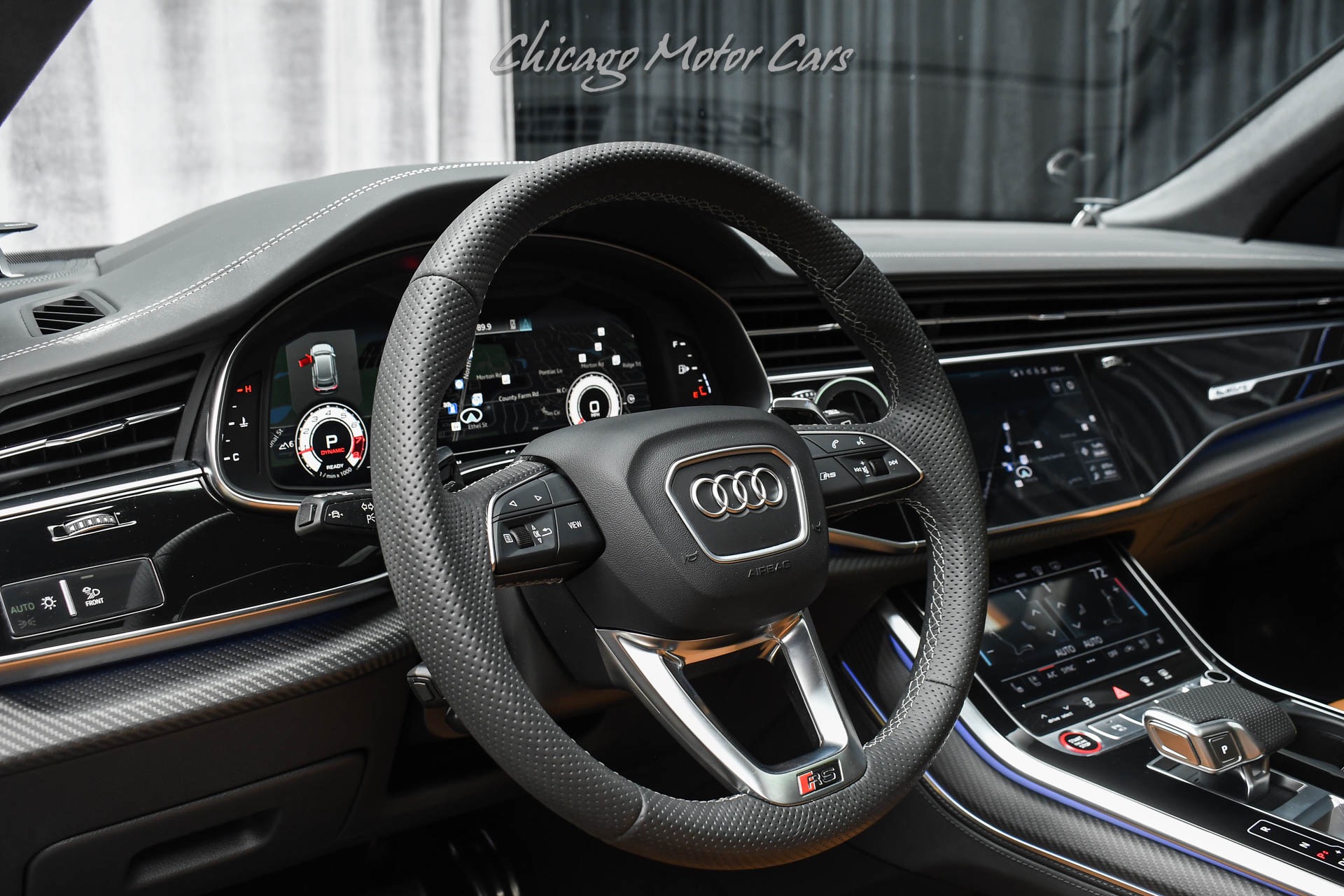 2025 AUDI RS Q8 - Image 9