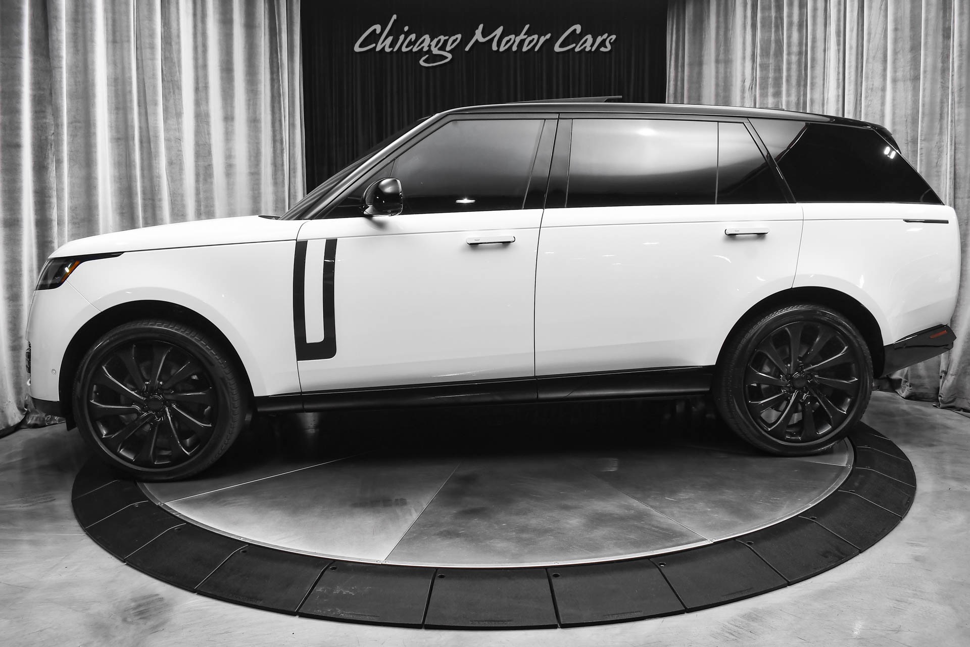 Used 2023 Land Rover Range Rover P530 SE LWB 3rd Row Seating! Black Roof! Panoroof! Meridian Sound! for sale Sold at Chicago Motor Cars in West Chicago IL 60185 1