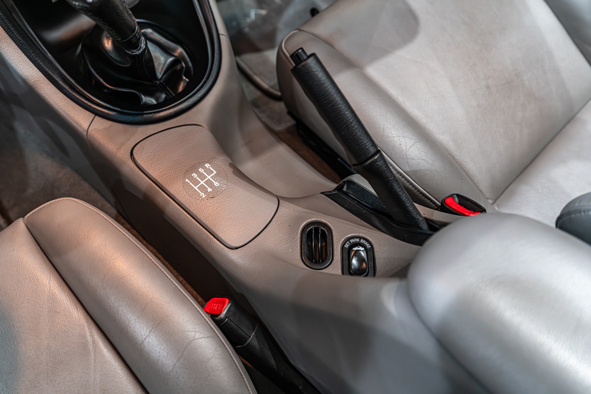 1997 FORD MUSTANG - Image 18