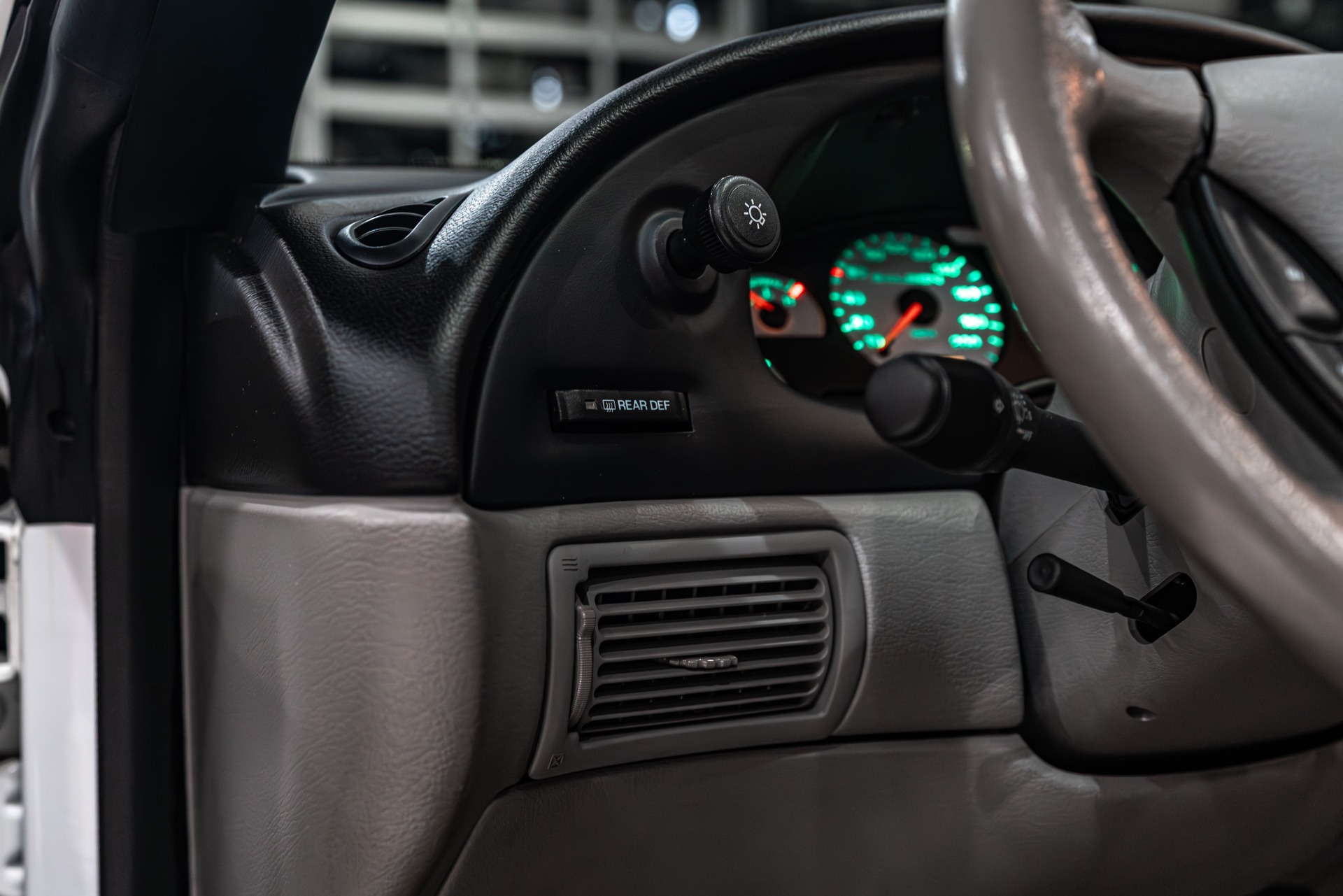 1997 FORD MUSTANG - Image 8