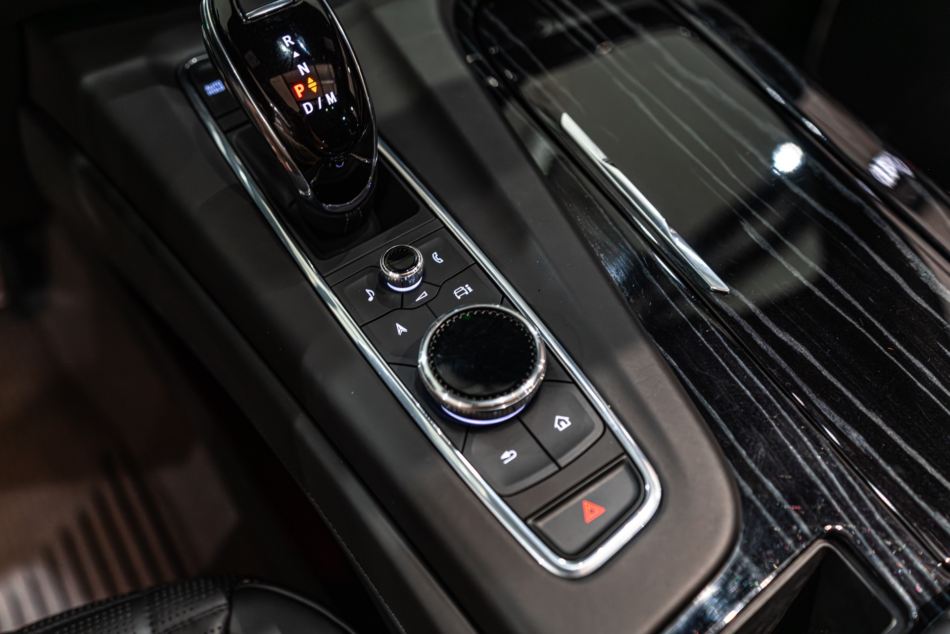 2023 CADILLAC ESCALADE ESV - Image 21