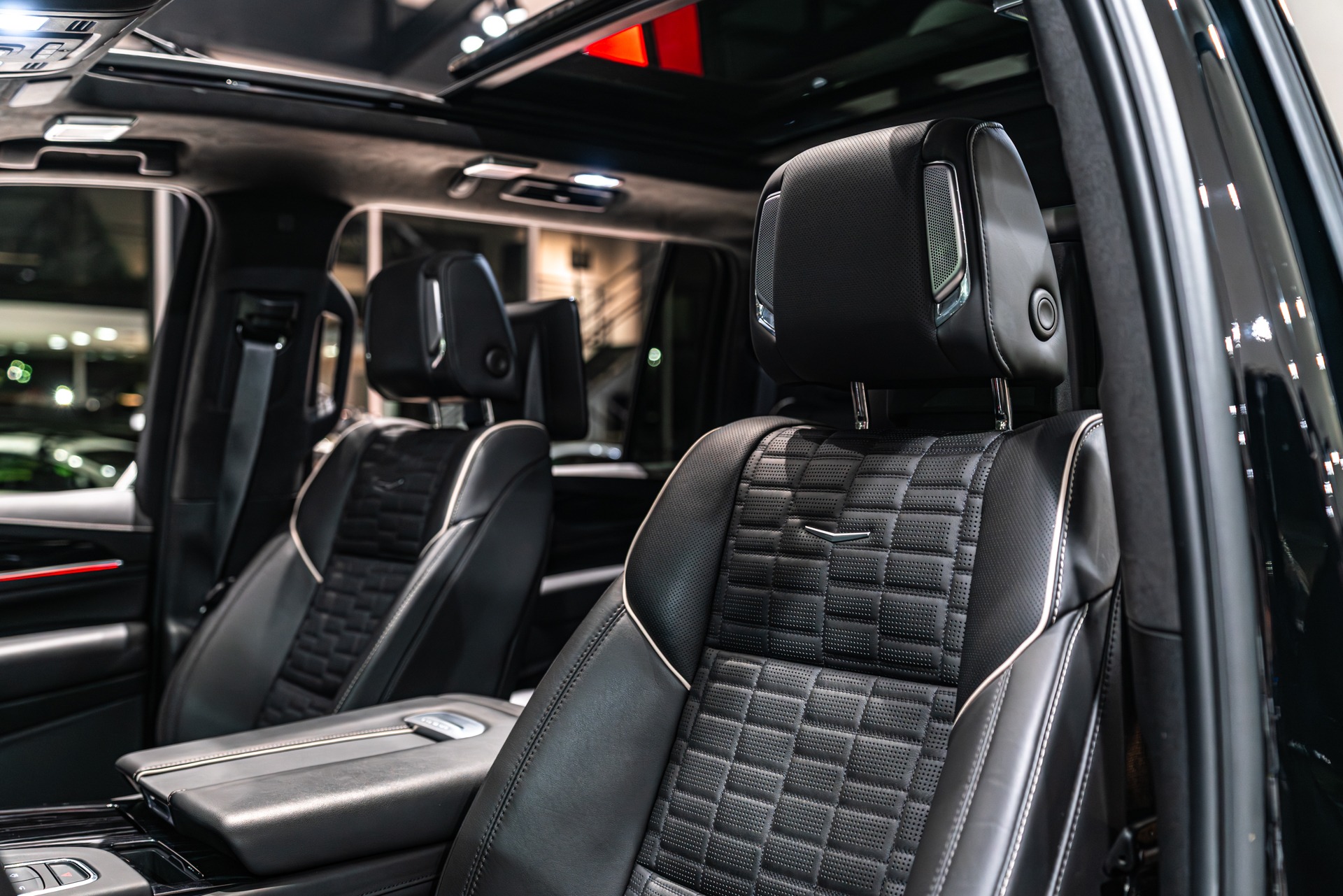 2023 CADILLAC ESCALADE ESV - Image 23