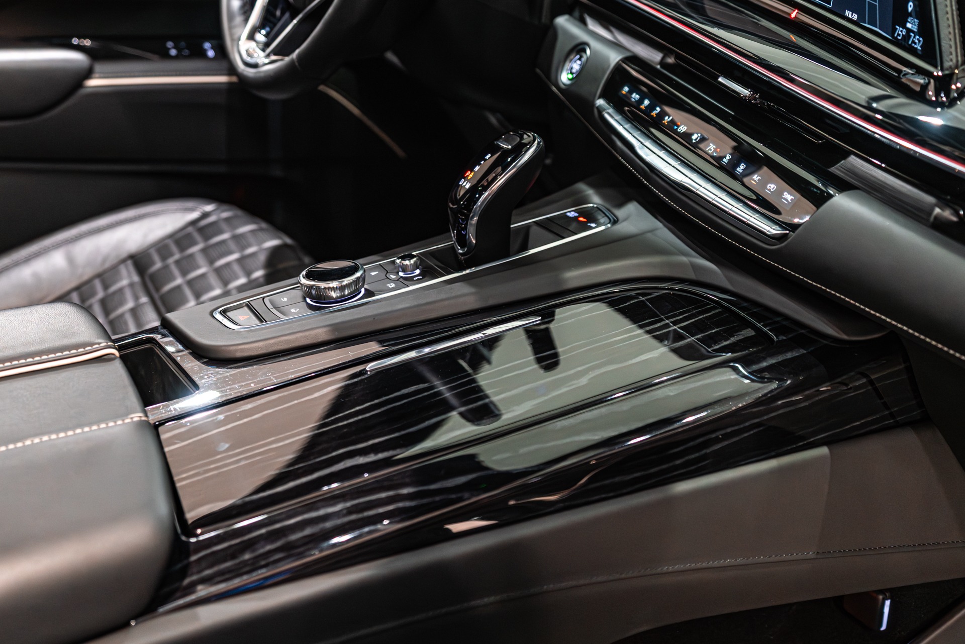 2023 CADILLAC ESCALADE ESV - Image 28