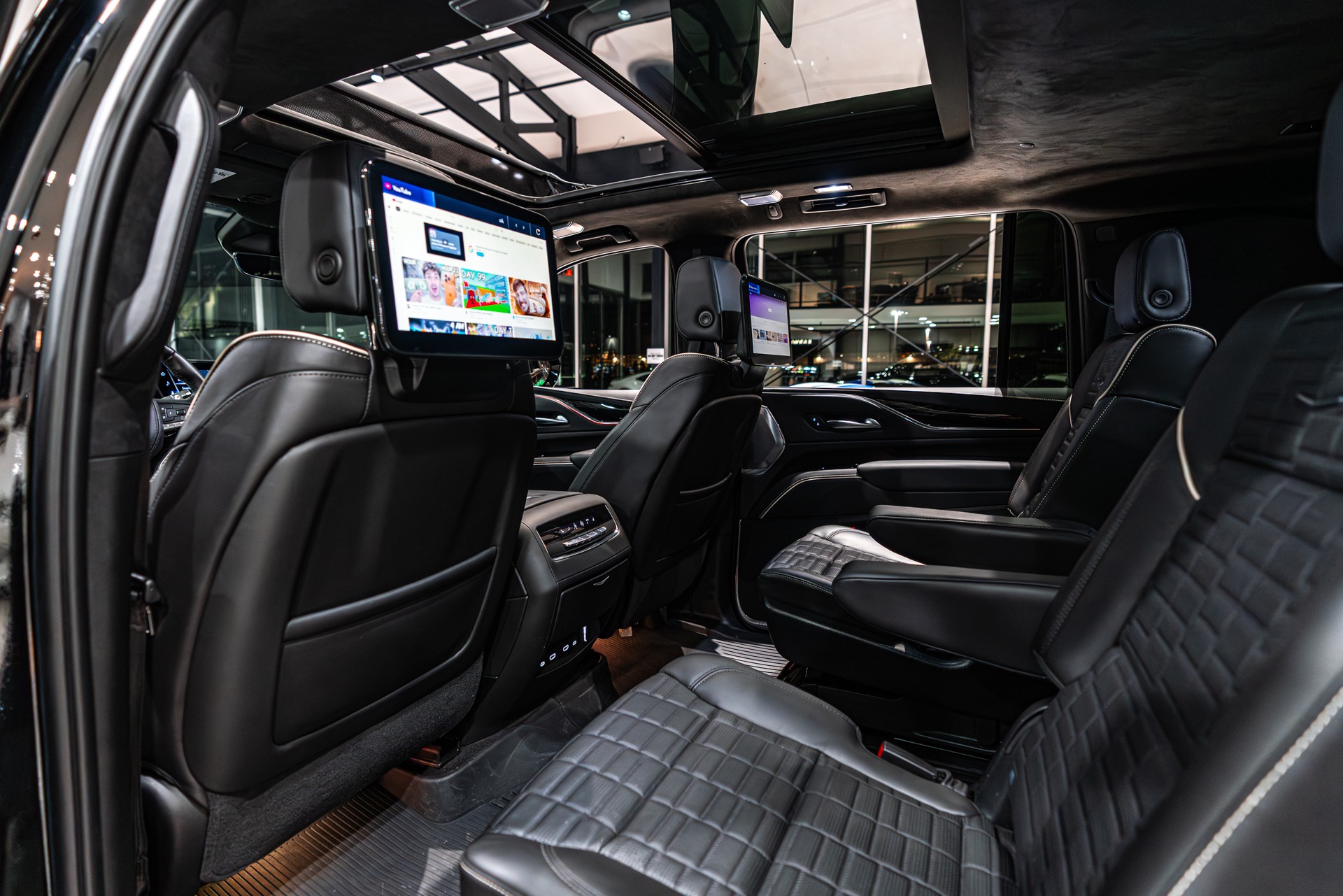 2023 CADILLAC ESCALADE ESV - Image 32