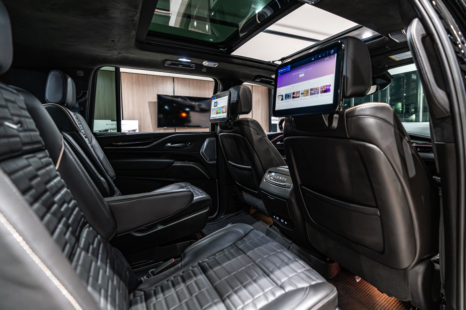 2023 CADILLAC ESCALADE ESV - Image 34