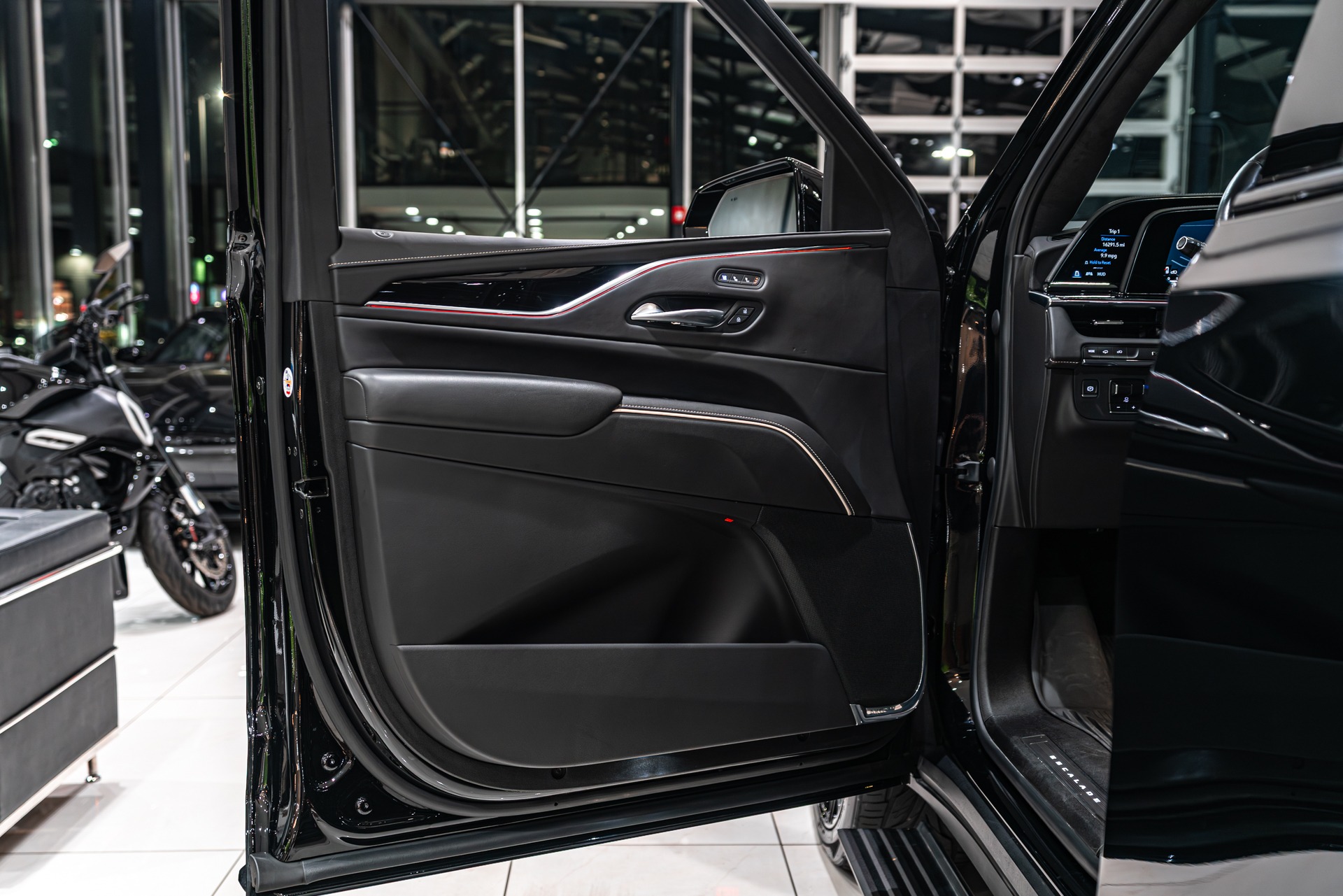 2023 CADILLAC ESCALADE ESV - Image 37