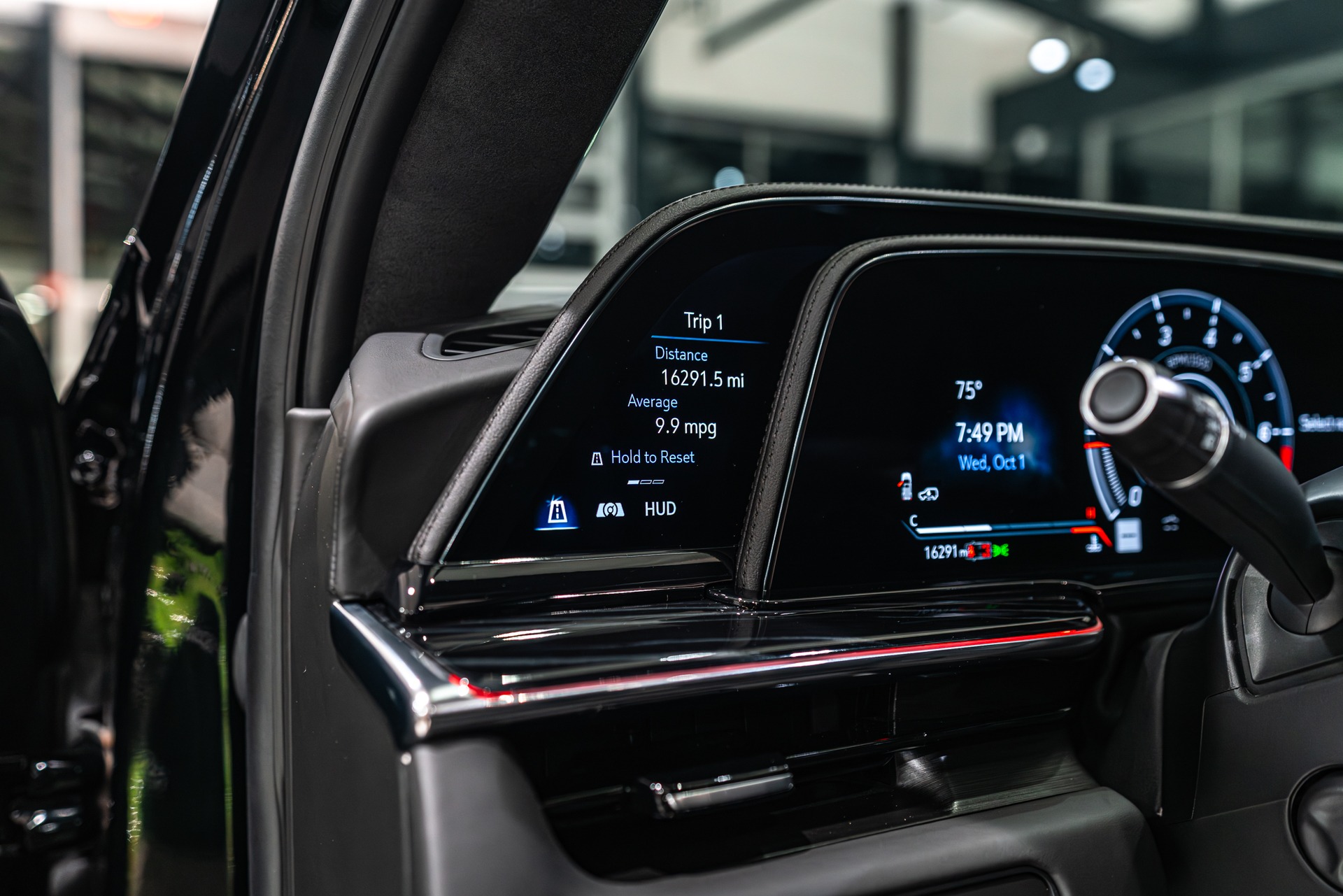 2023 CADILLAC ESCALADE ESV - Image 8