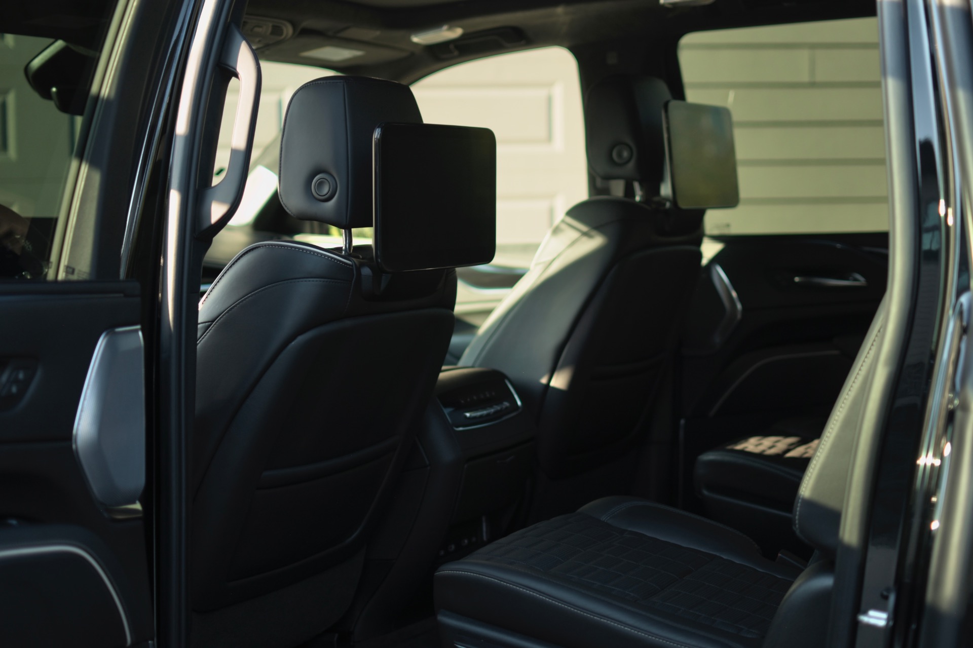 2023 CADILLAC ESCALADE ESV - Image 88