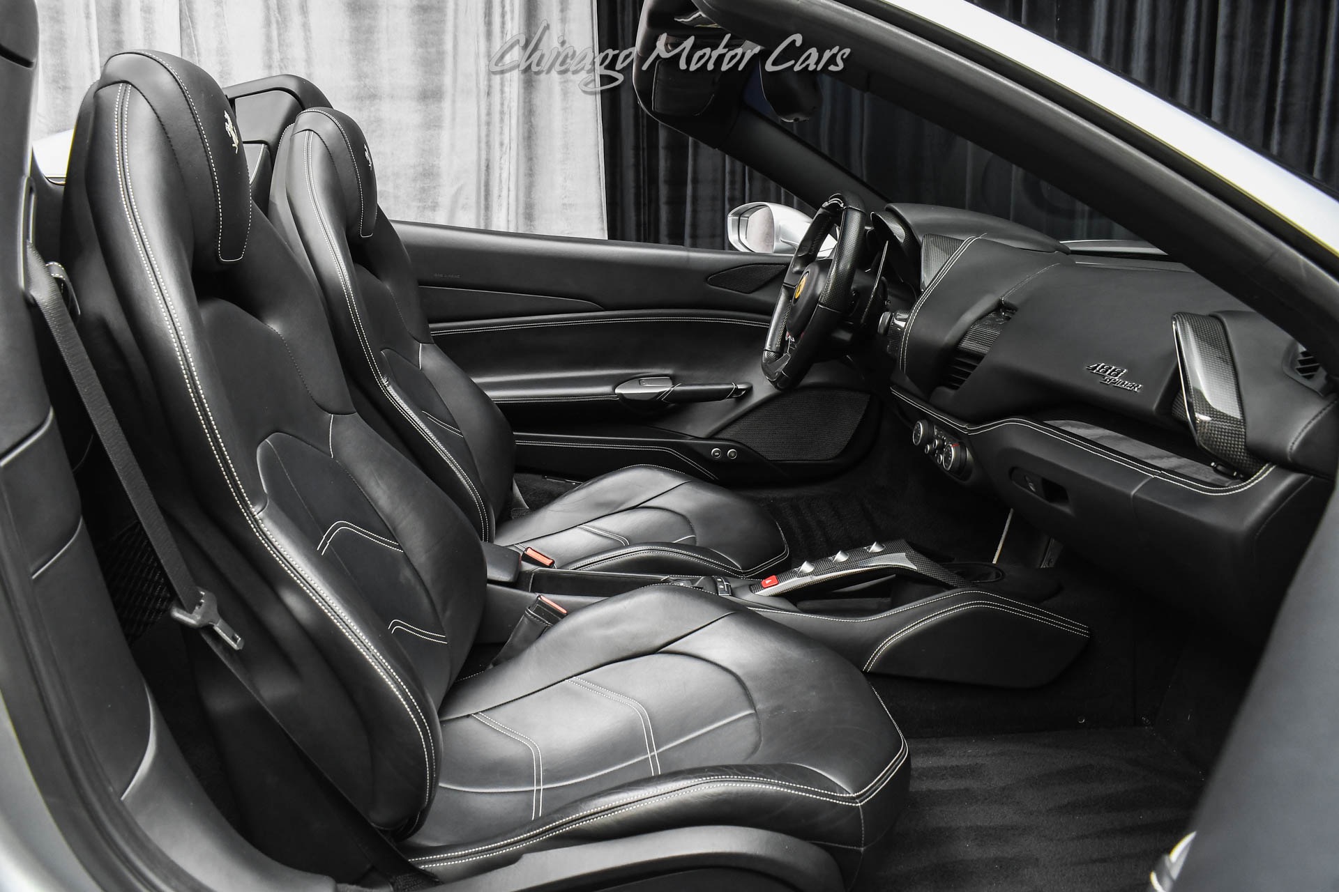 2017 FERRARI 488 - Image 27