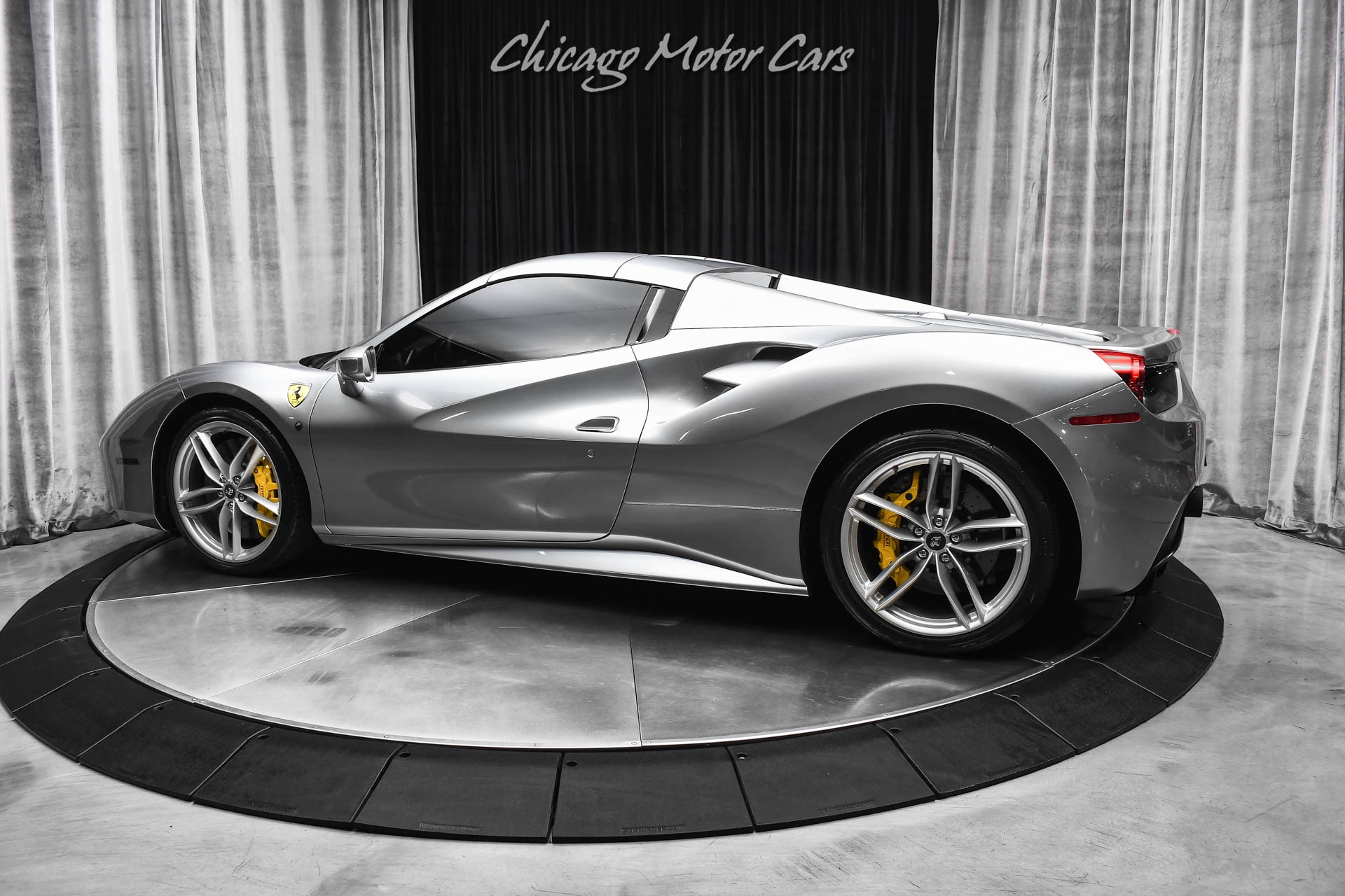 2017 FERRARI 488 - Image 39