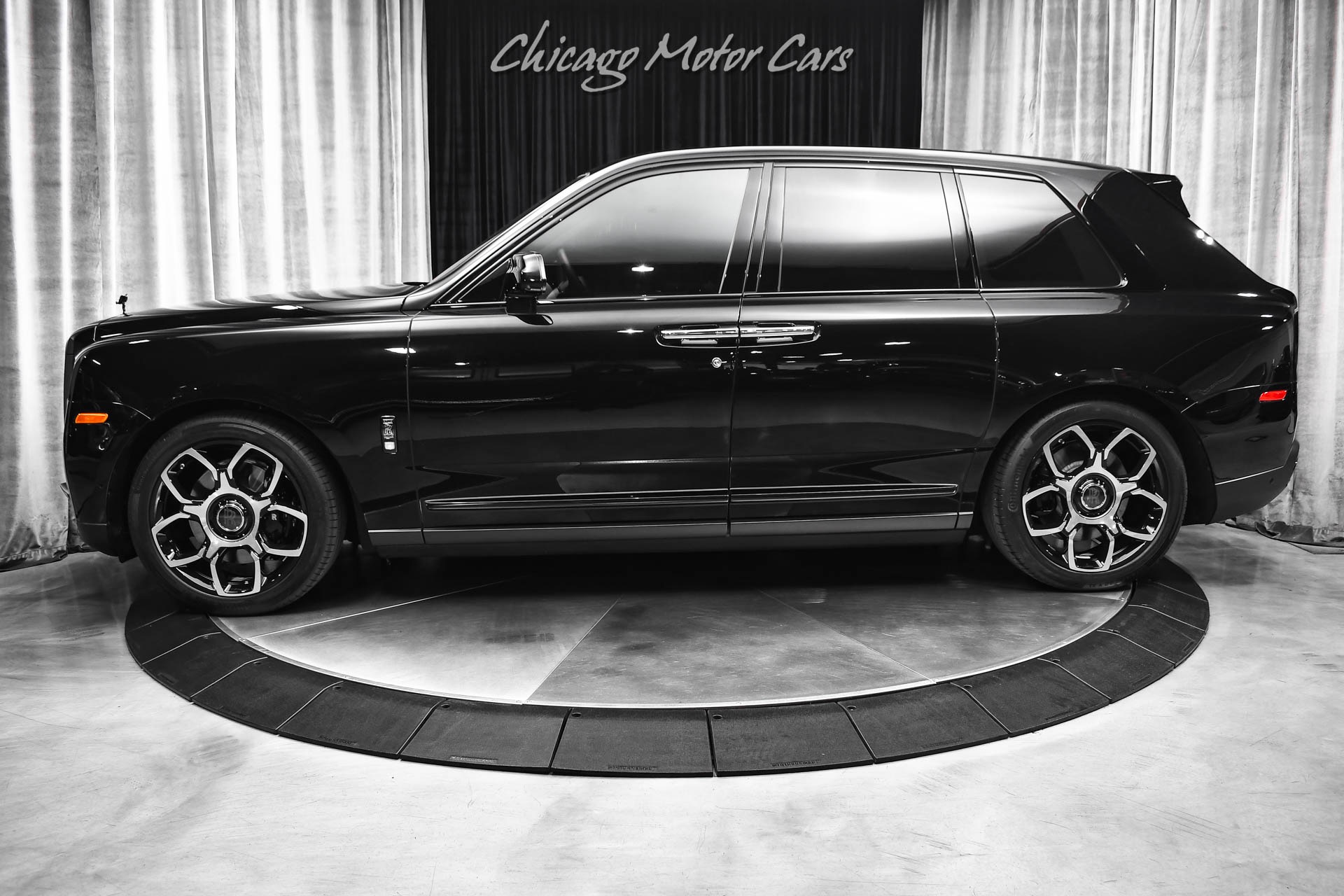 Used 2023 Rolls-Royce Black Badge Cullinan Bespoke Interior & Audio! Shooting Star Headliner! Full front PPF! Loaded! for sale Sold at Chicago Motor Cars in West Chicago IL 60185 1