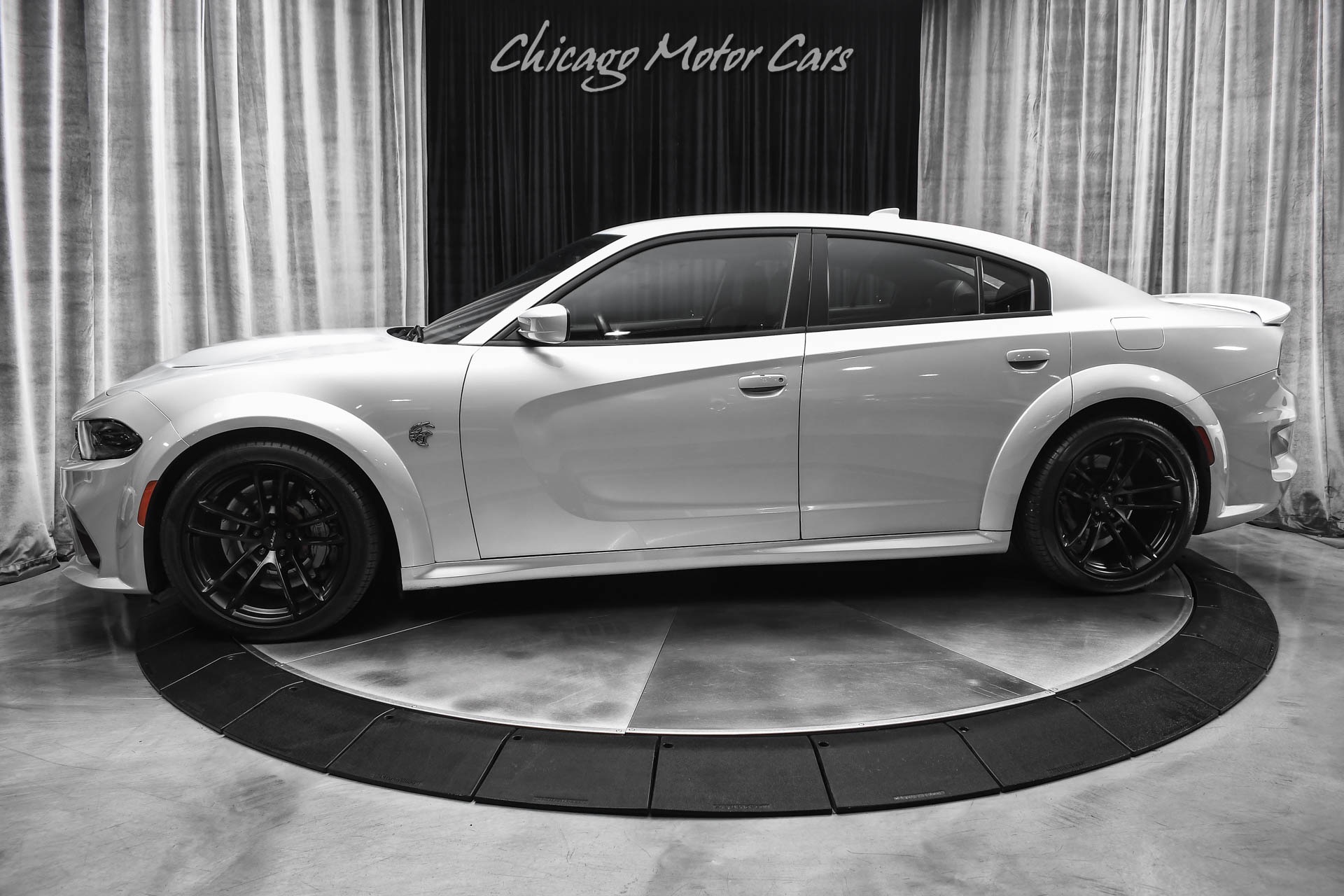 2020 DODGE CHARGER - Image 1