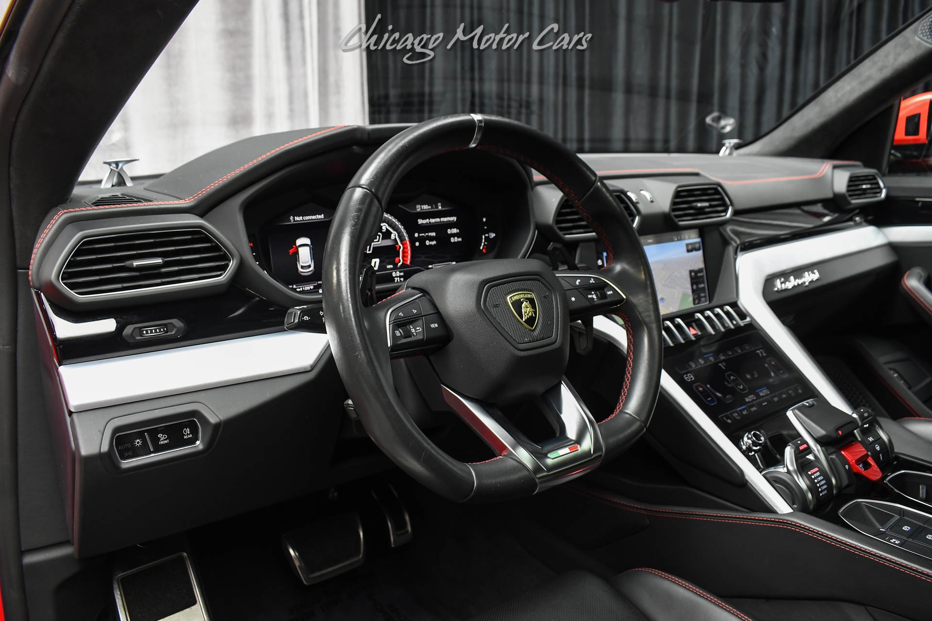 2019 LAMBORGHINI URUS - Image 8