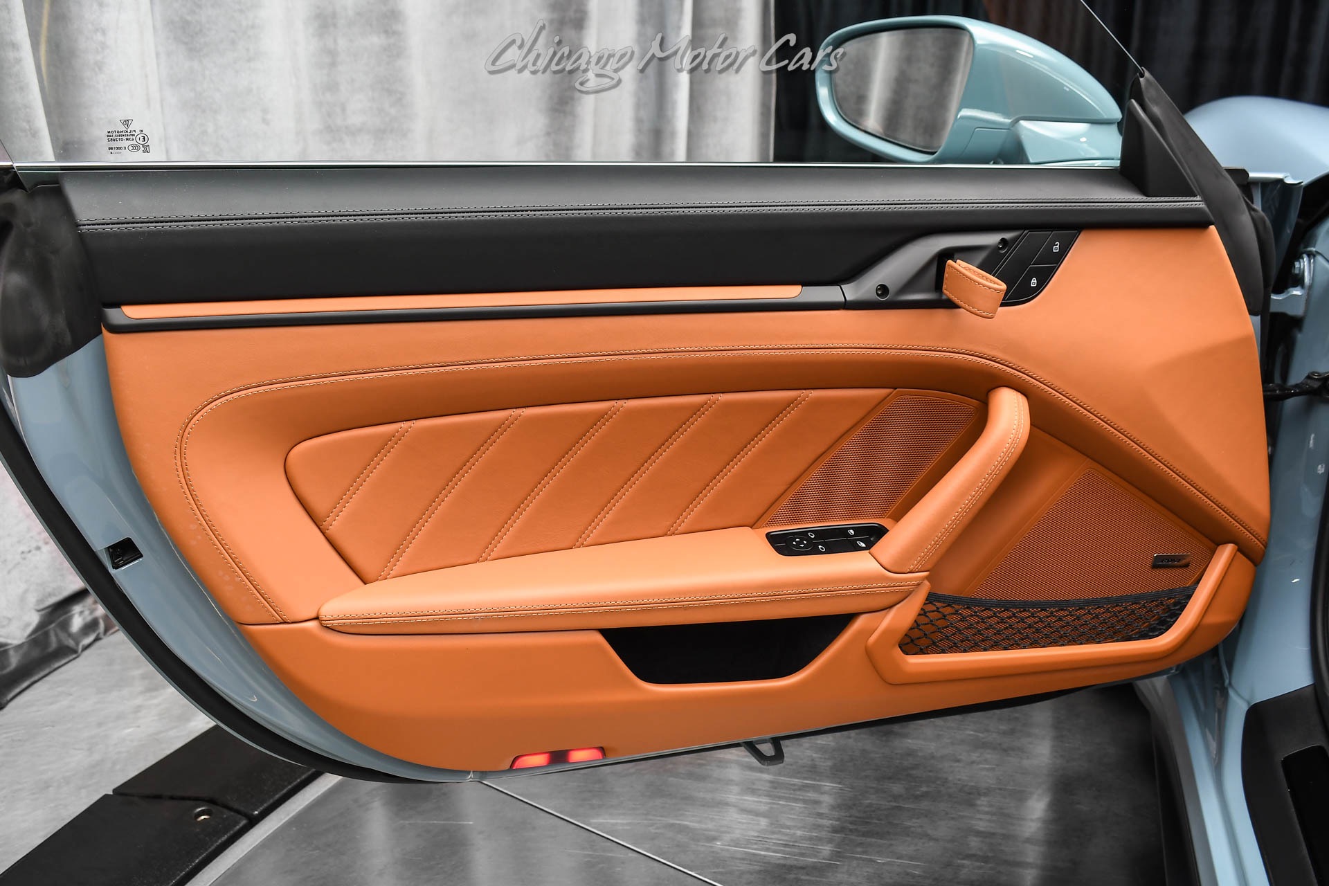 2024 PORSCHE 911 - Image 32