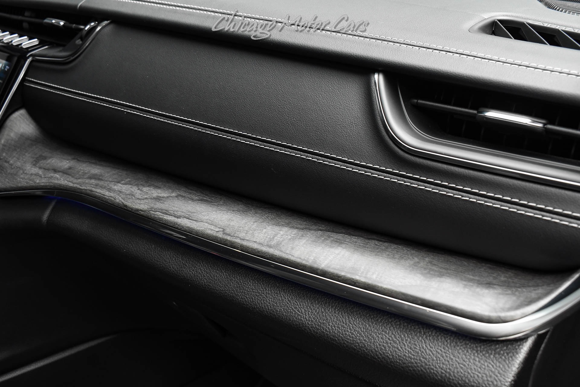 2024 JEEP GRAND CHEROKEE L - Image 28