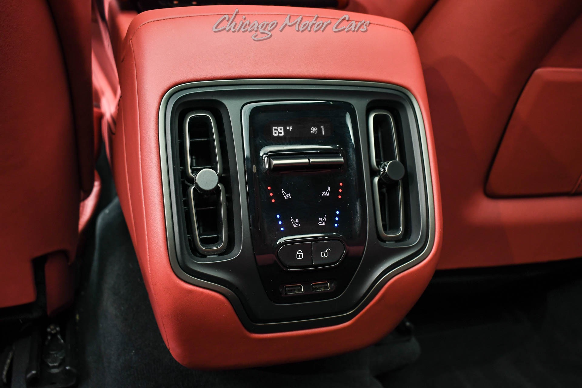 2022 ASTON MARTIN DBX - Image 25