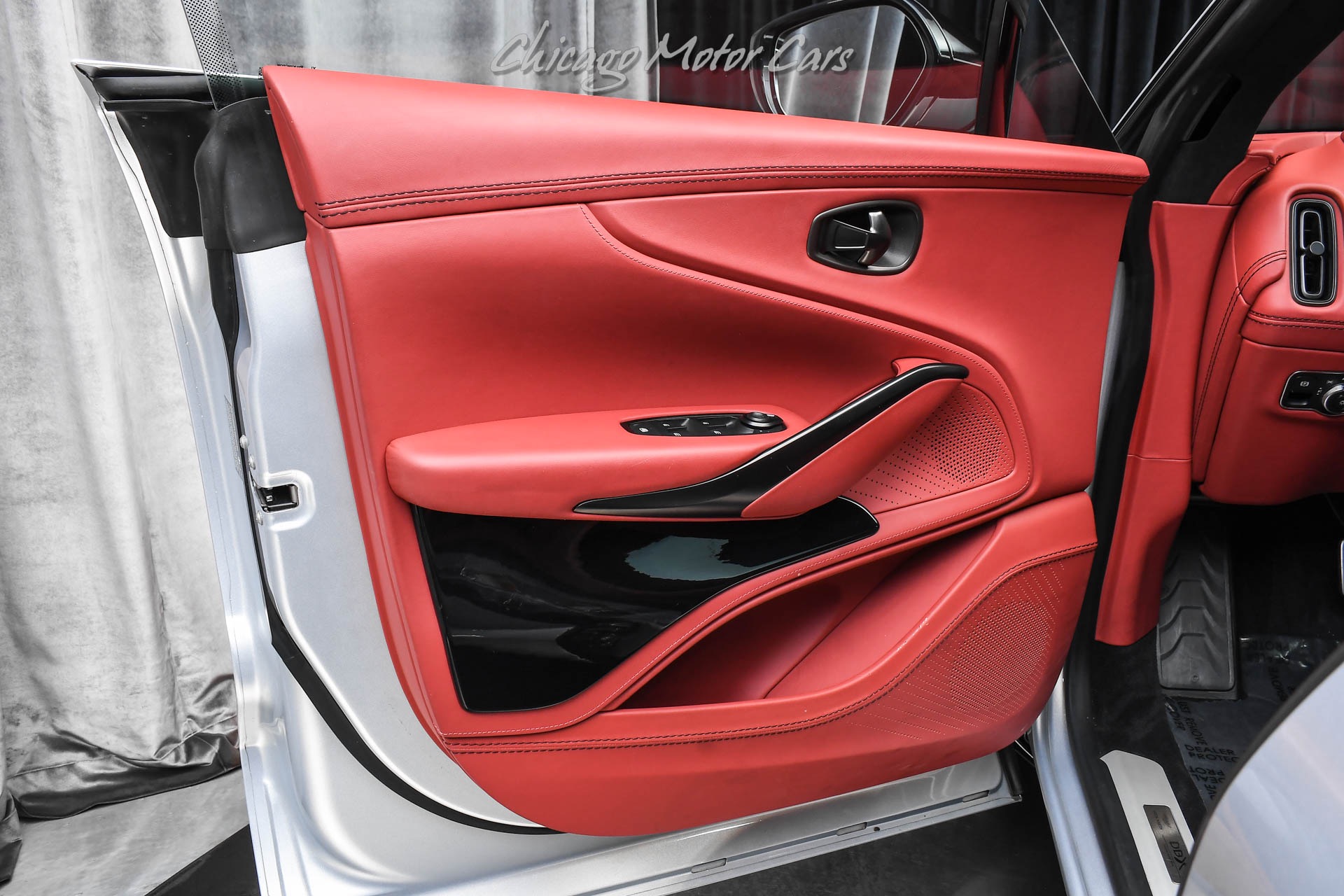 2022 ASTON MARTIN DBX - Image 30