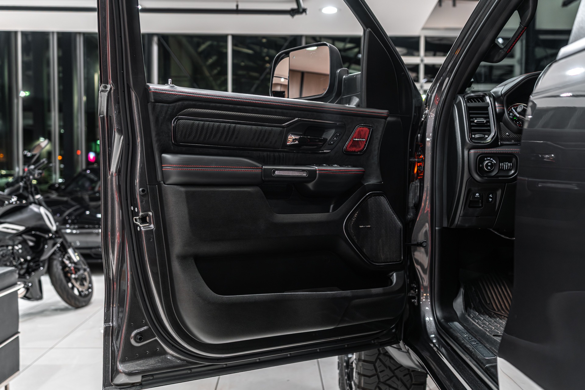 2022 RAM 1500 - Image 43