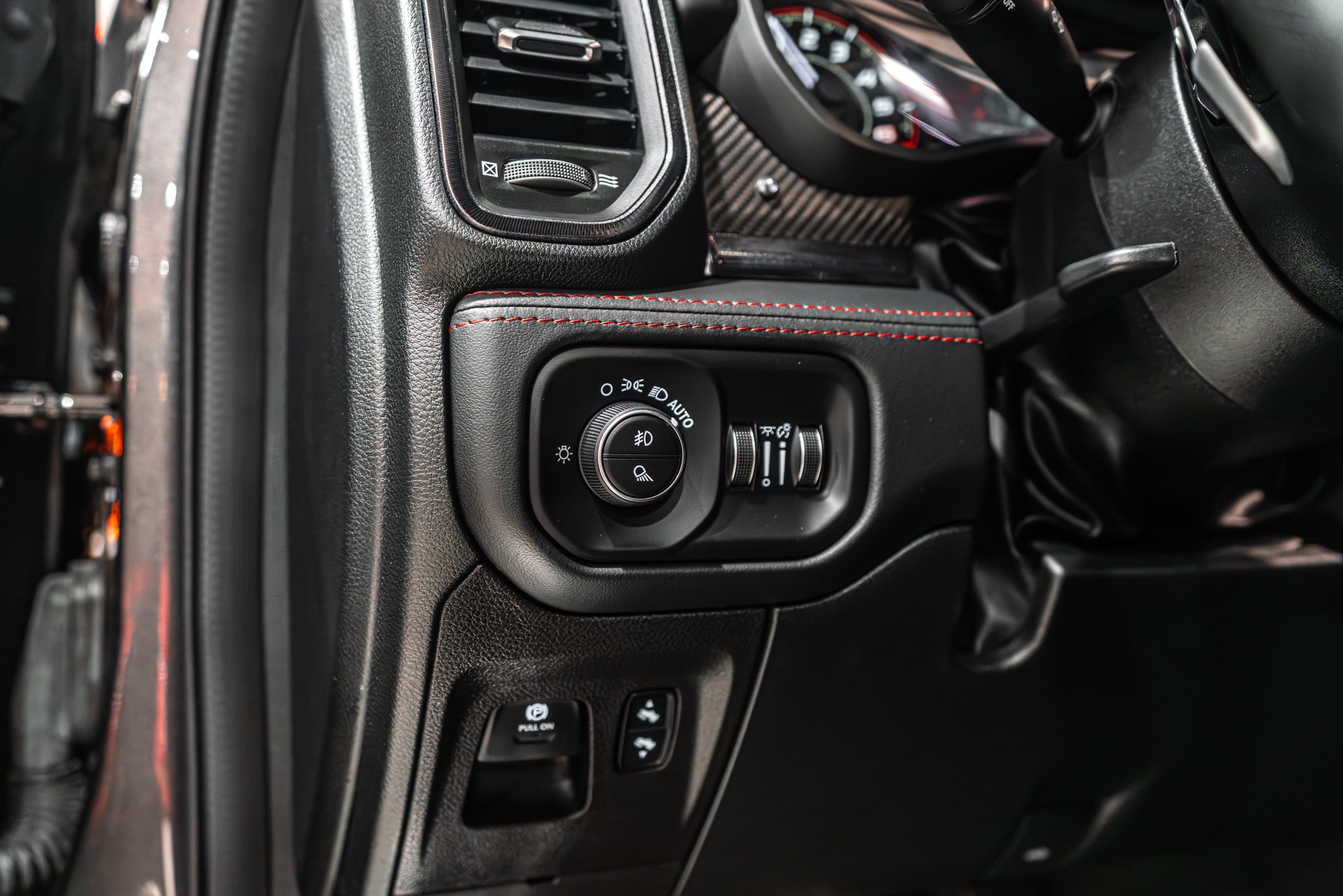 2022 RAM 1500 - Image 8