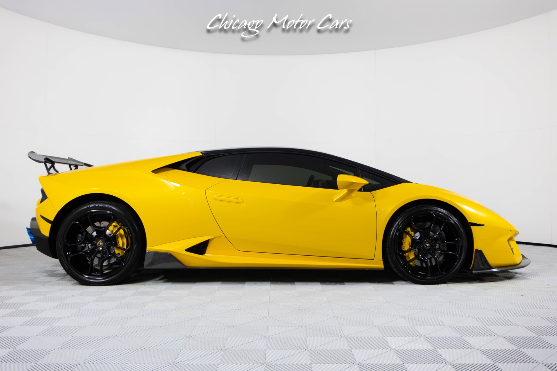 2017 LAMBORGHINI HURACAN - Image 13