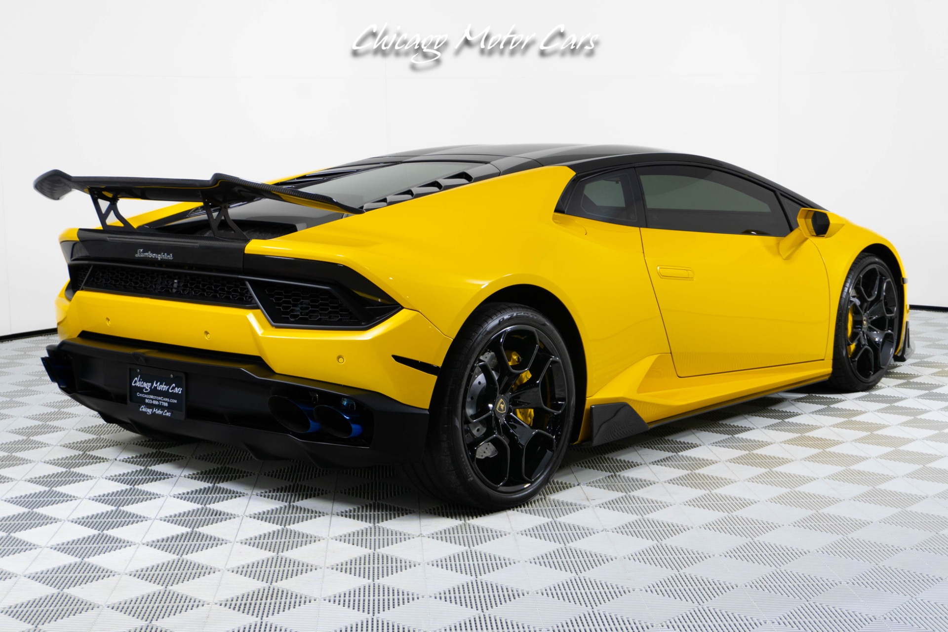 2017 LAMBORGHINI HURACAN - Image 14