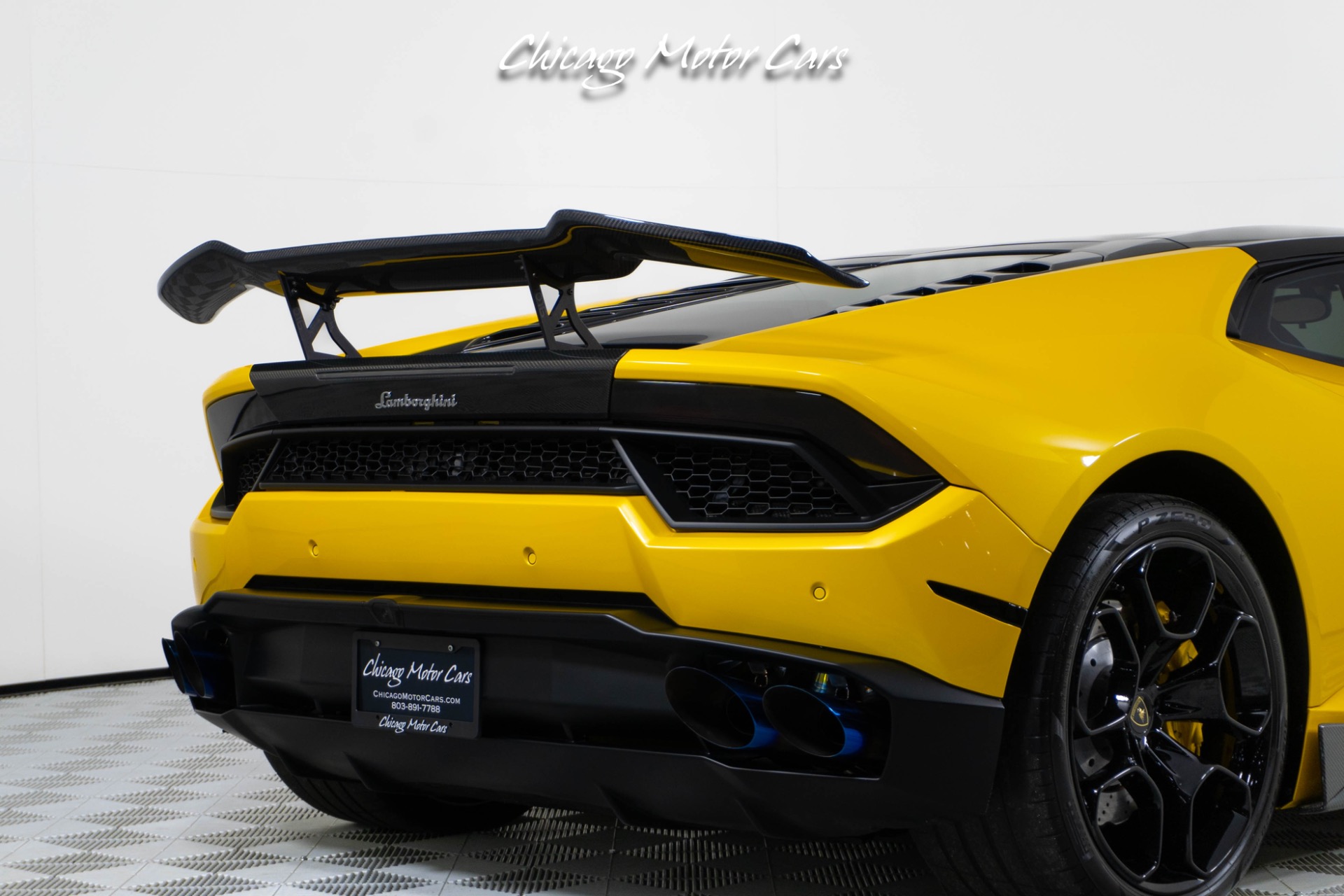 2017 LAMBORGHINI HURACAN - Image 15