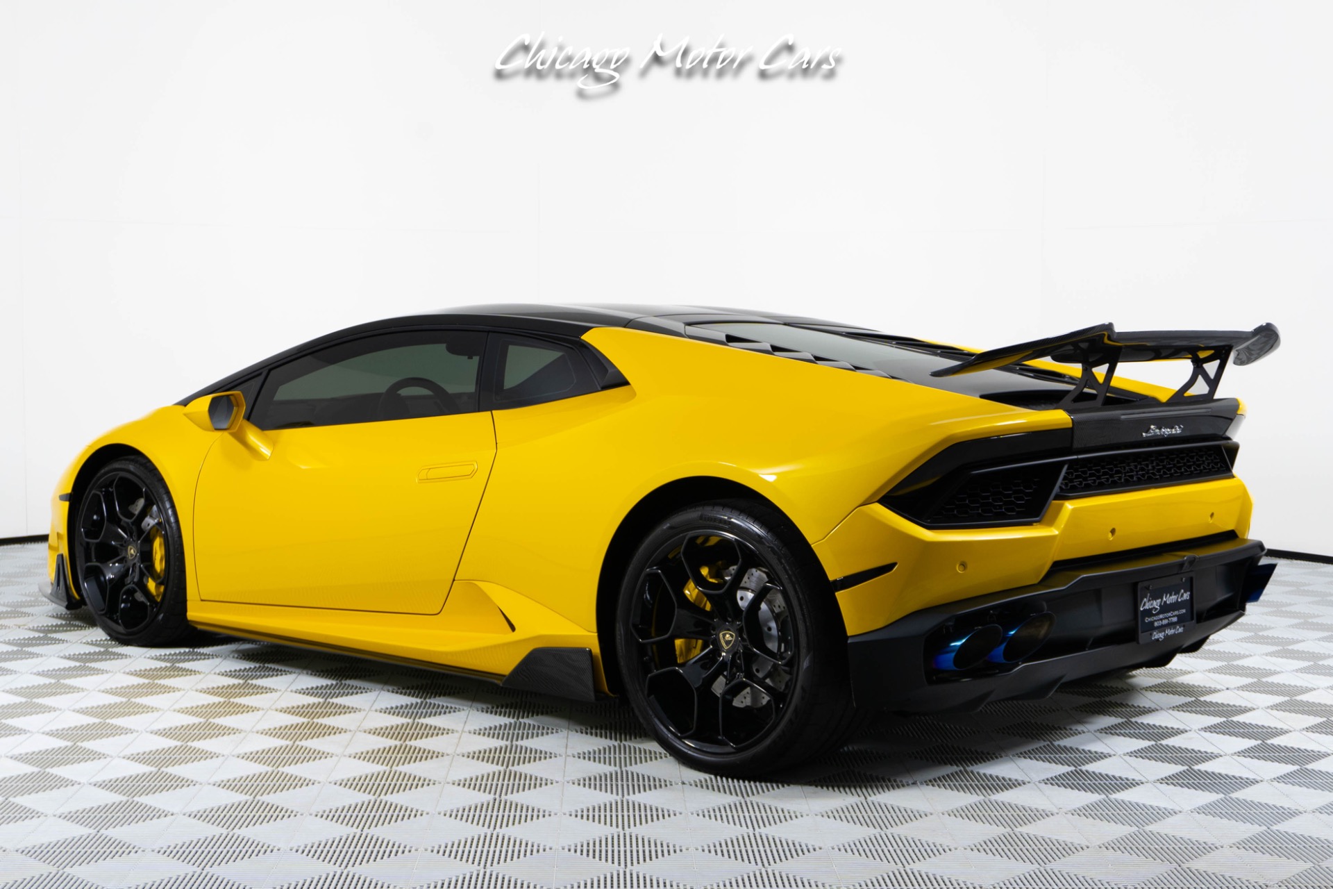 2017 LAMBORGHINI HURACAN - Image 21