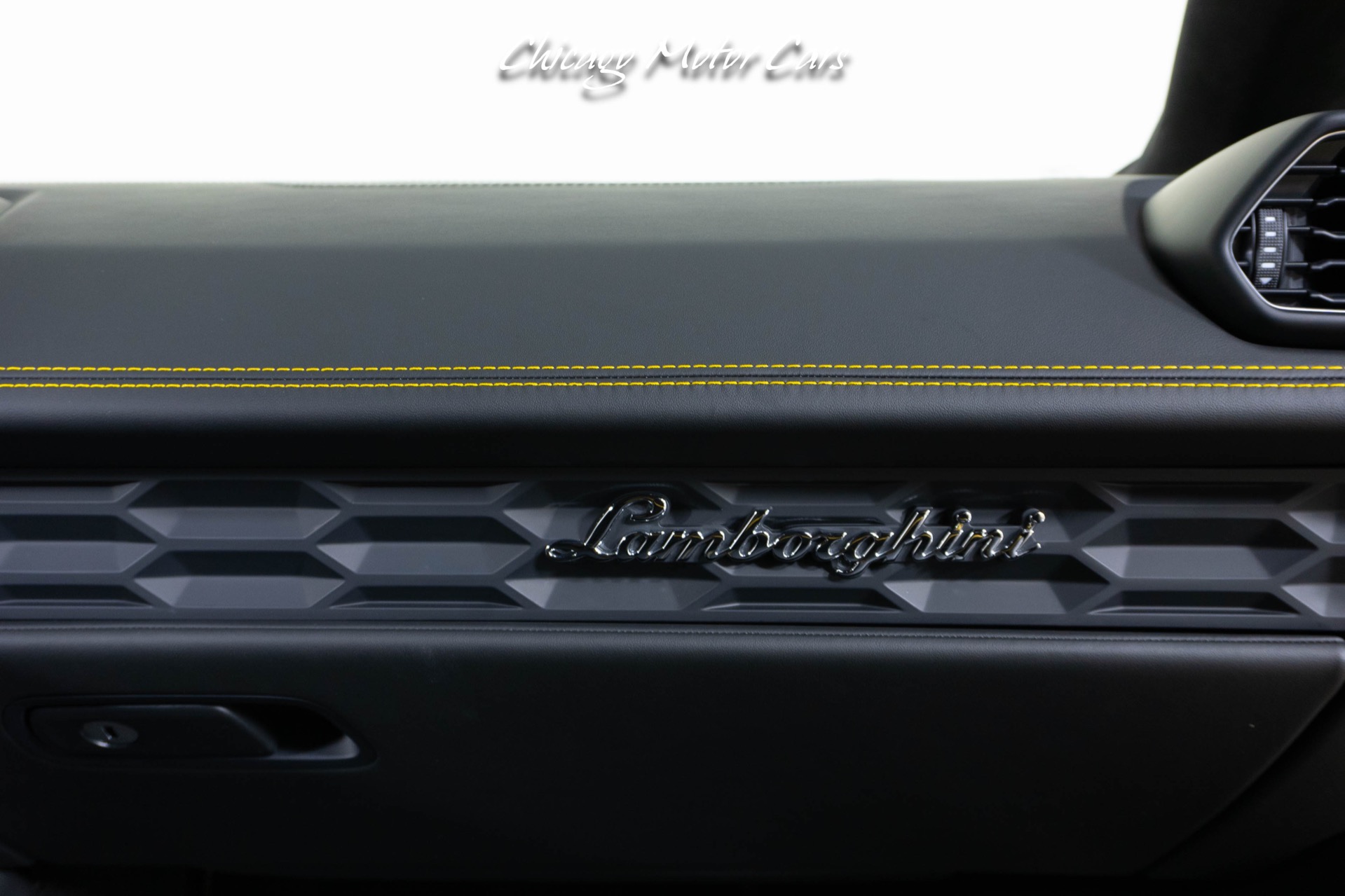 2017 LAMBORGHINI HURACAN - Image 32