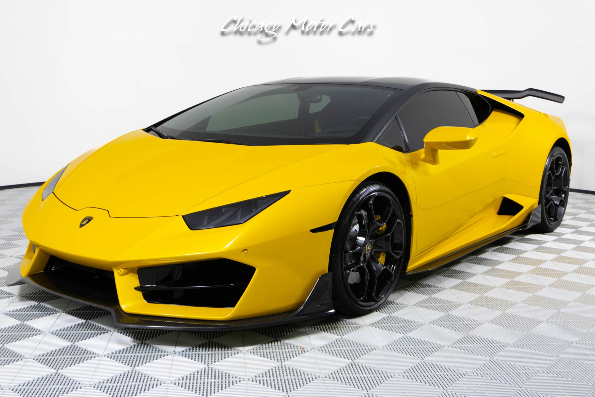 2017 LAMBORGHINI HURACAN - Image 1